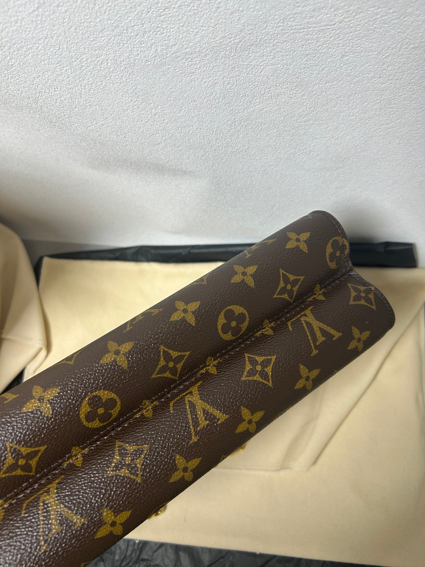 Louis Vuitton victoire monogram and black leather