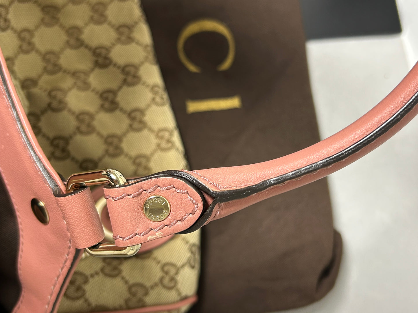 Gucci sukey tote bag in beige GG canvas with pink leather trim