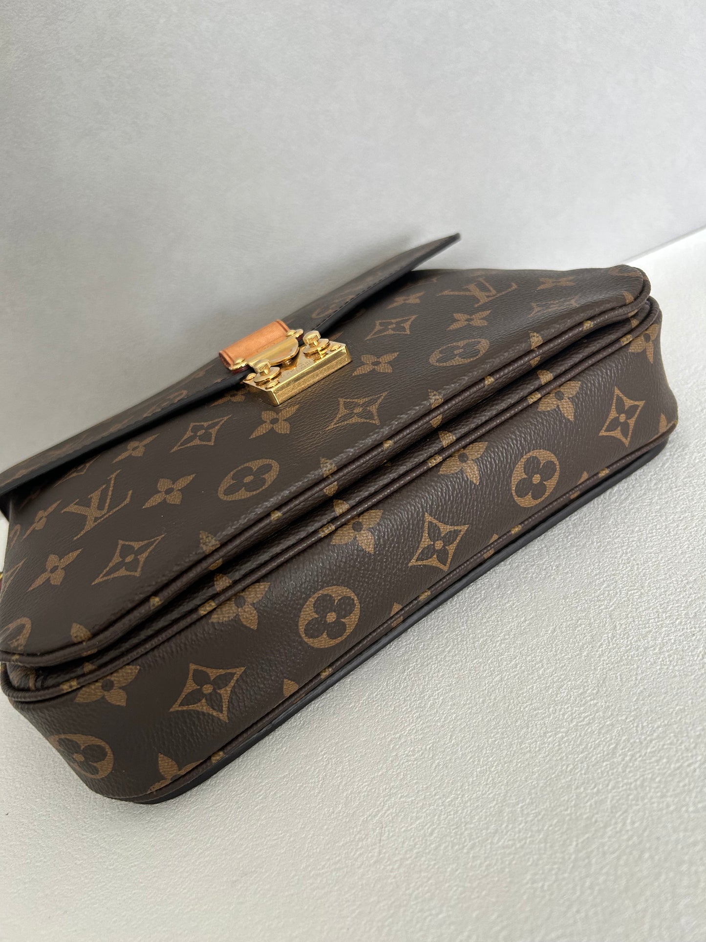 Louis Vuittion Pochette Metis Monogram