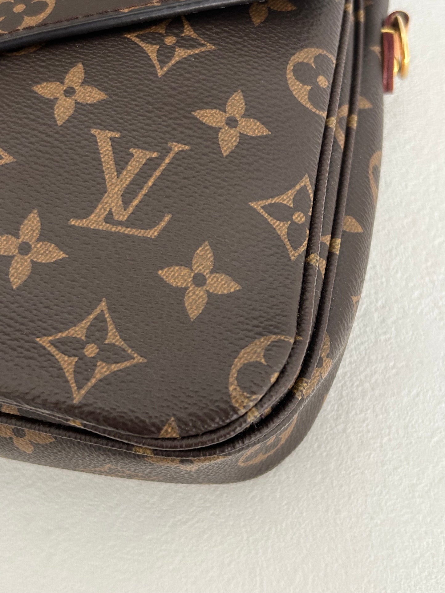 Louis Vuittion Pochette Metis Monogram