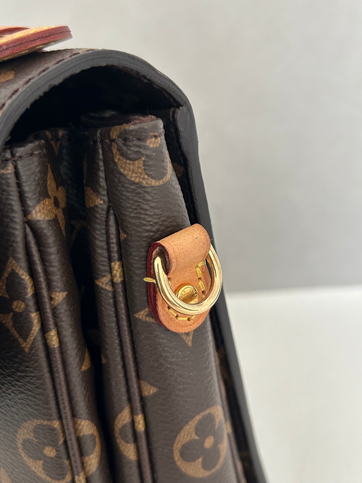 Louis Vuittion Pochette Metis Monogram