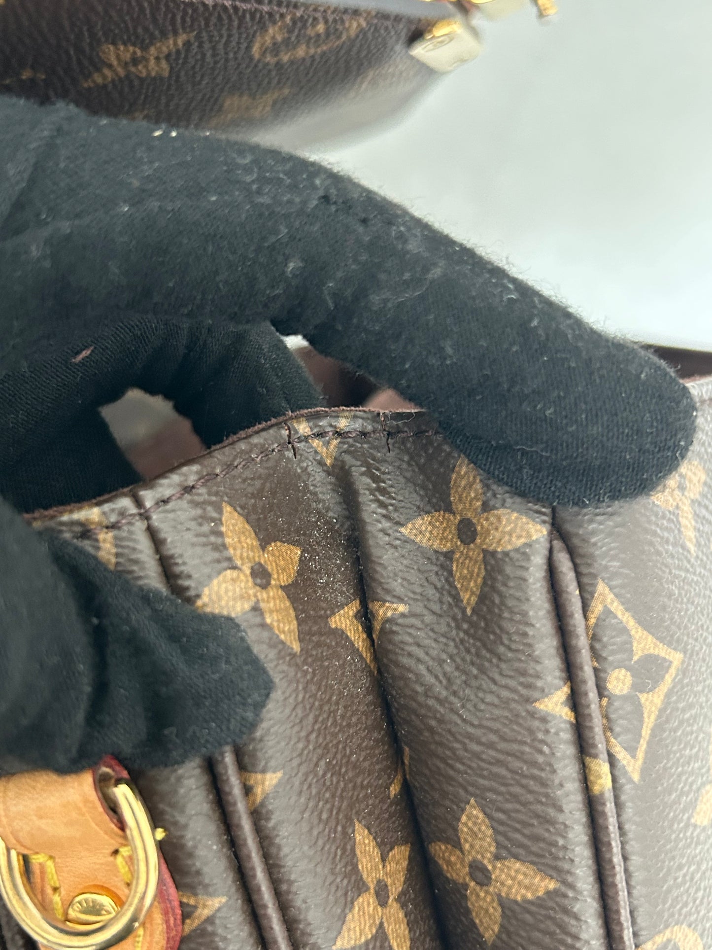 Louis Vuittion Pochette Metis Monogram