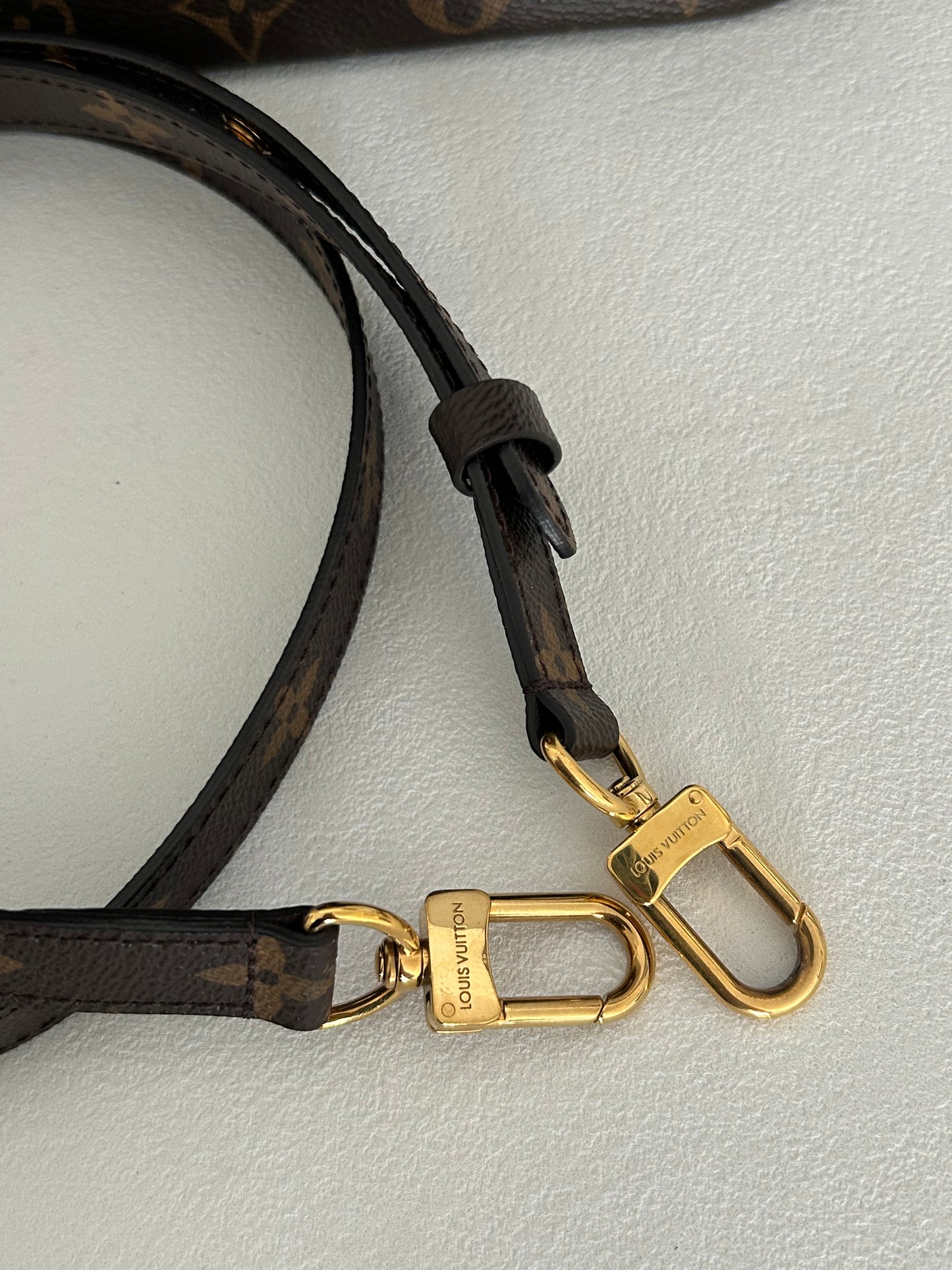 Louis Vuittion Pochette Metis Monogram