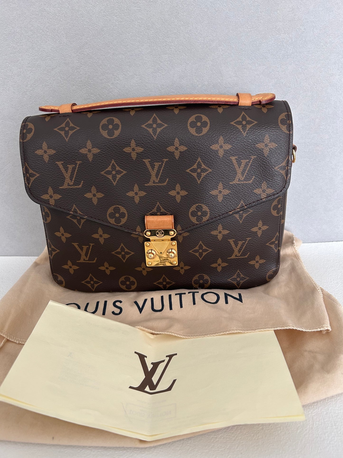 Louis Vuittion Pochette Metis Monogram