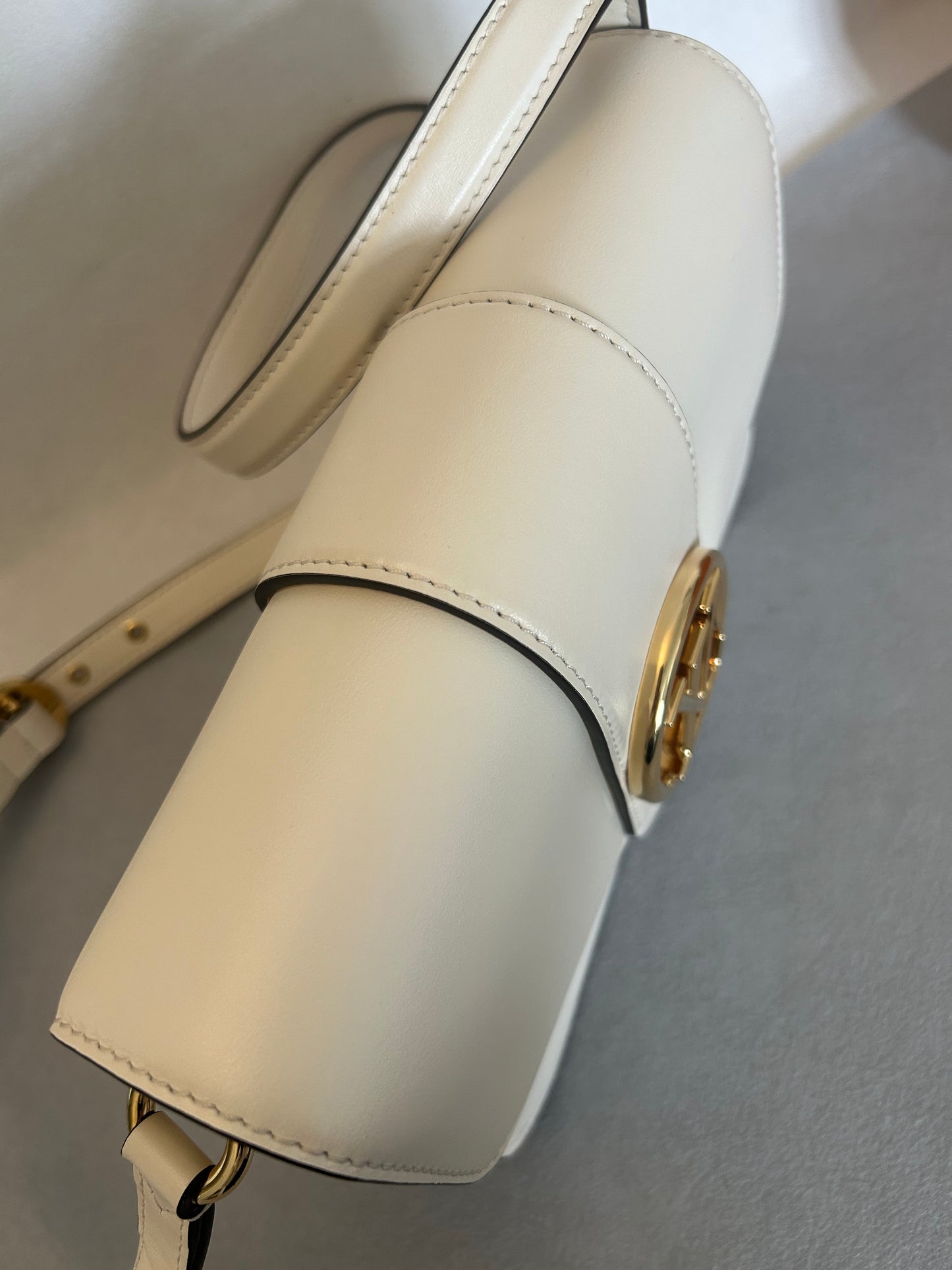 Louis Vuitton pont 9 white