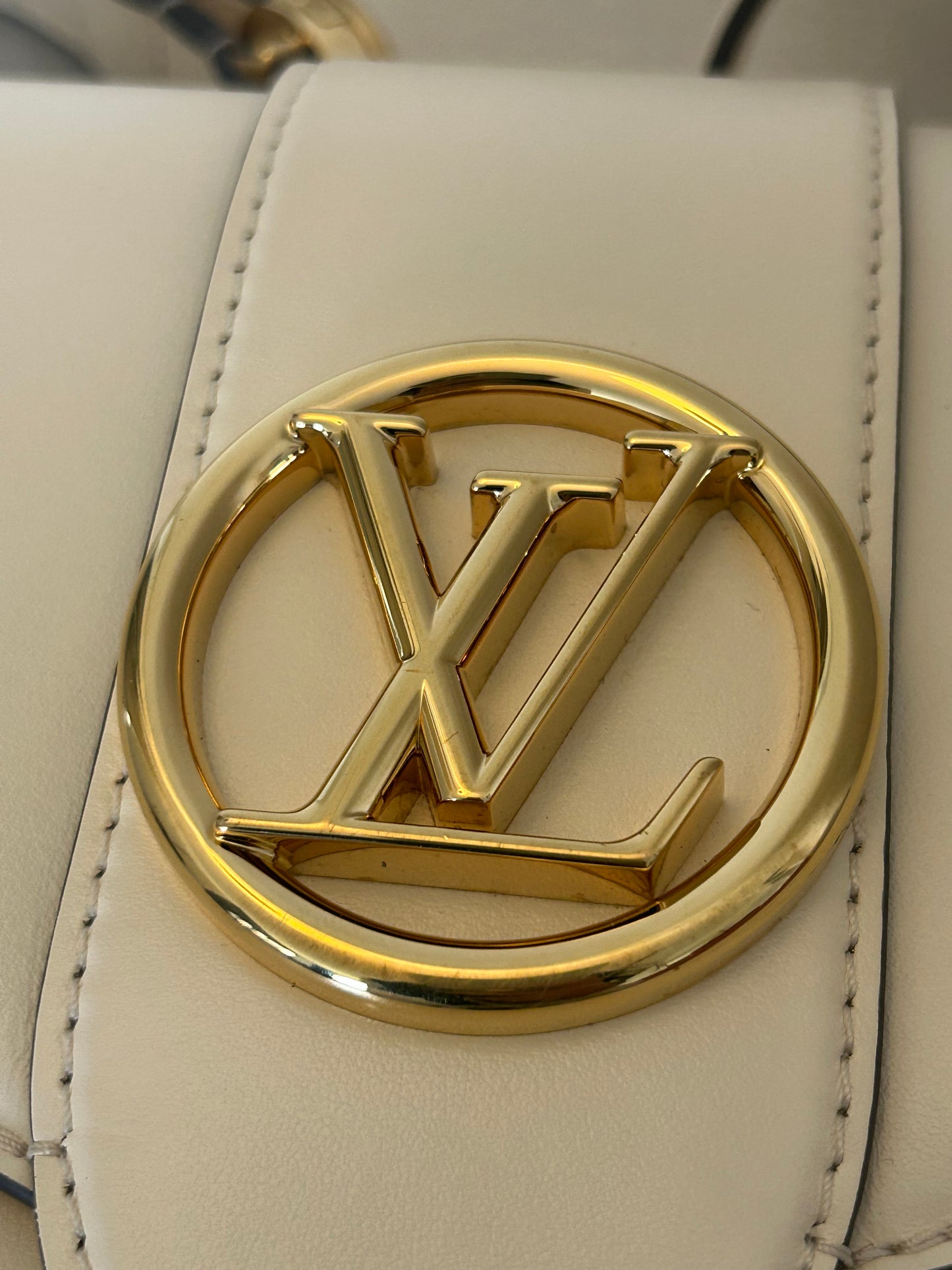 Louis Vuitton pont 9 white