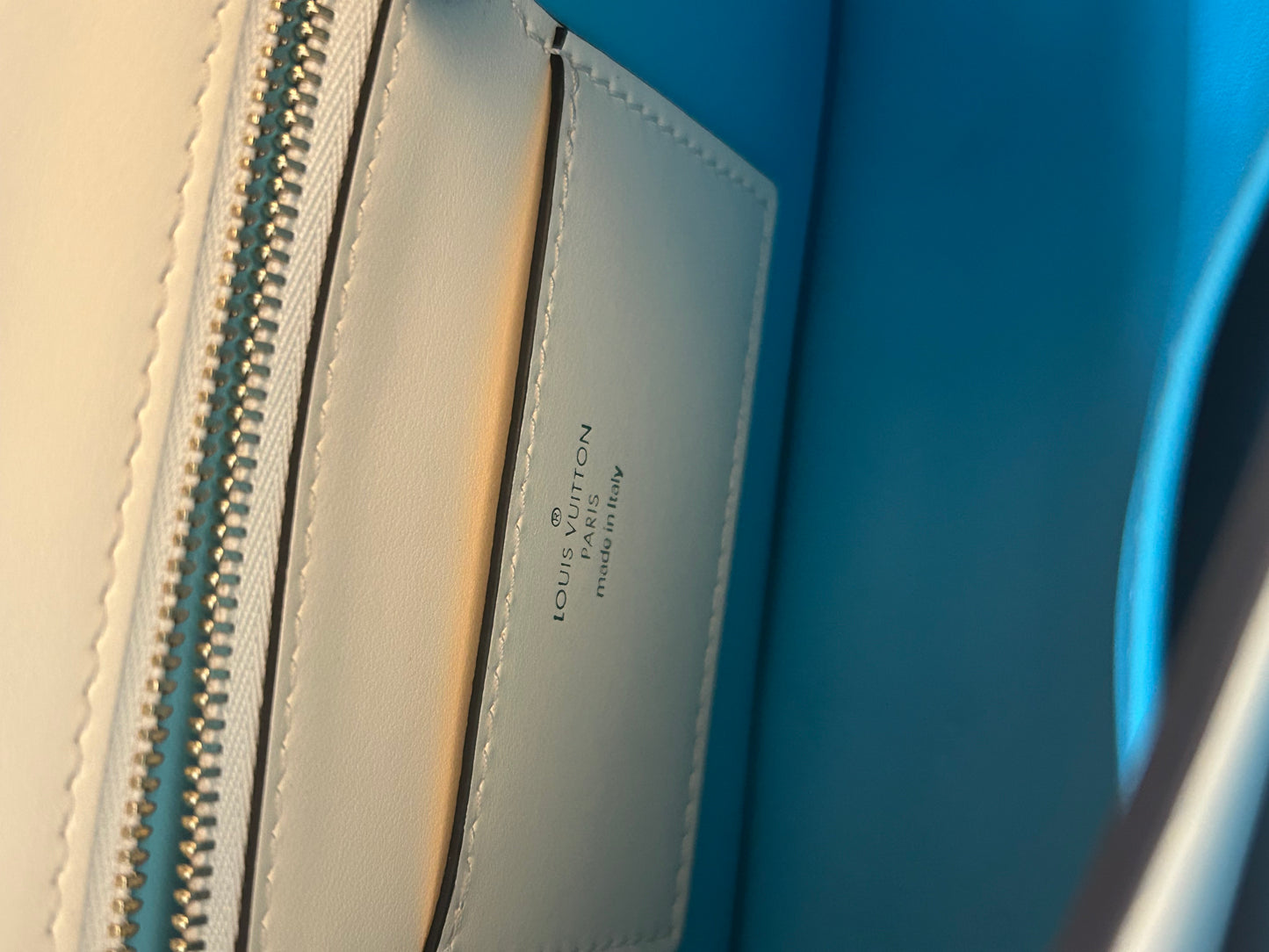 Louis Vuitton pont 9 white