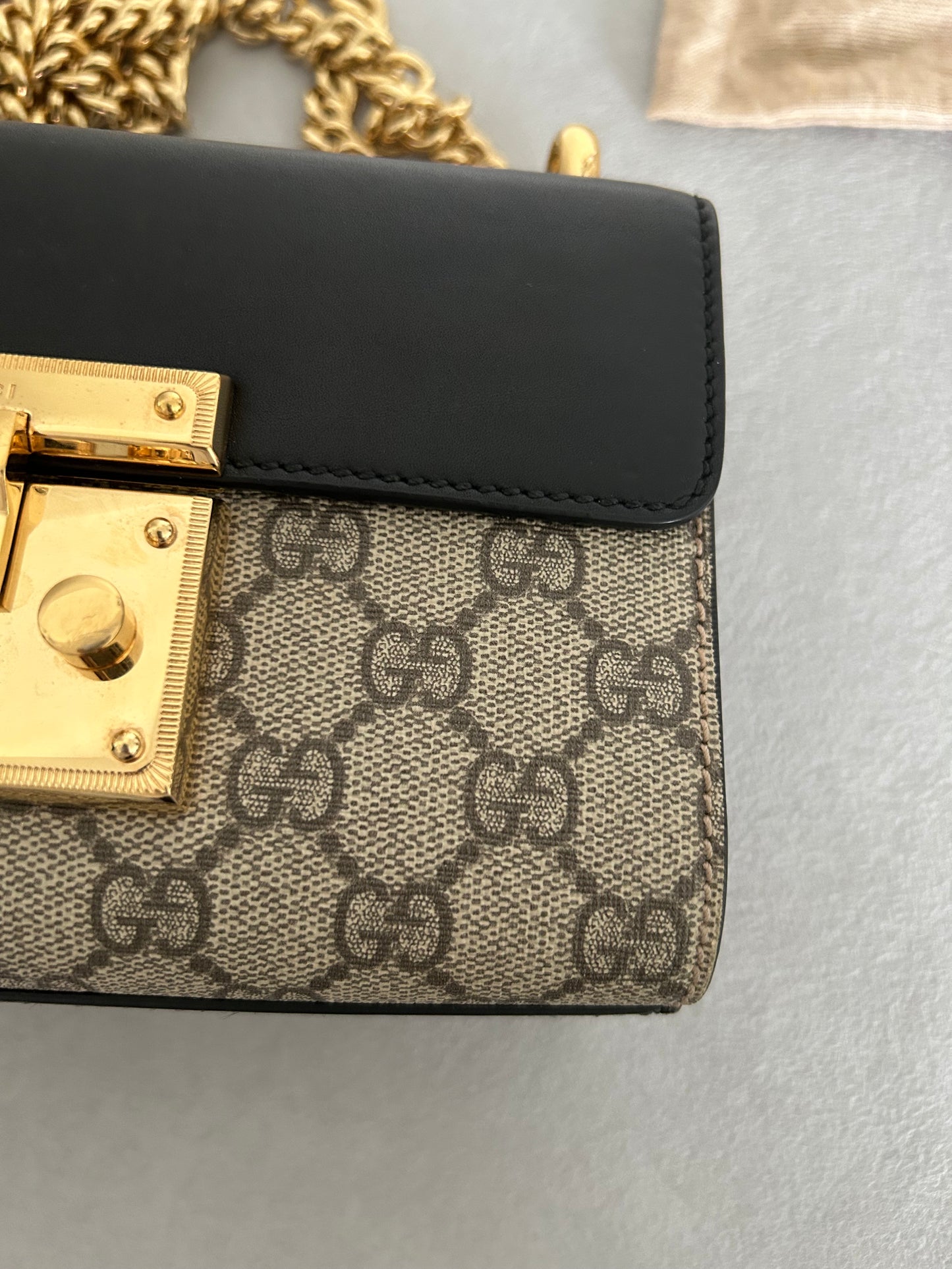 Gucci padlock GG Supreme Shoulder Bag