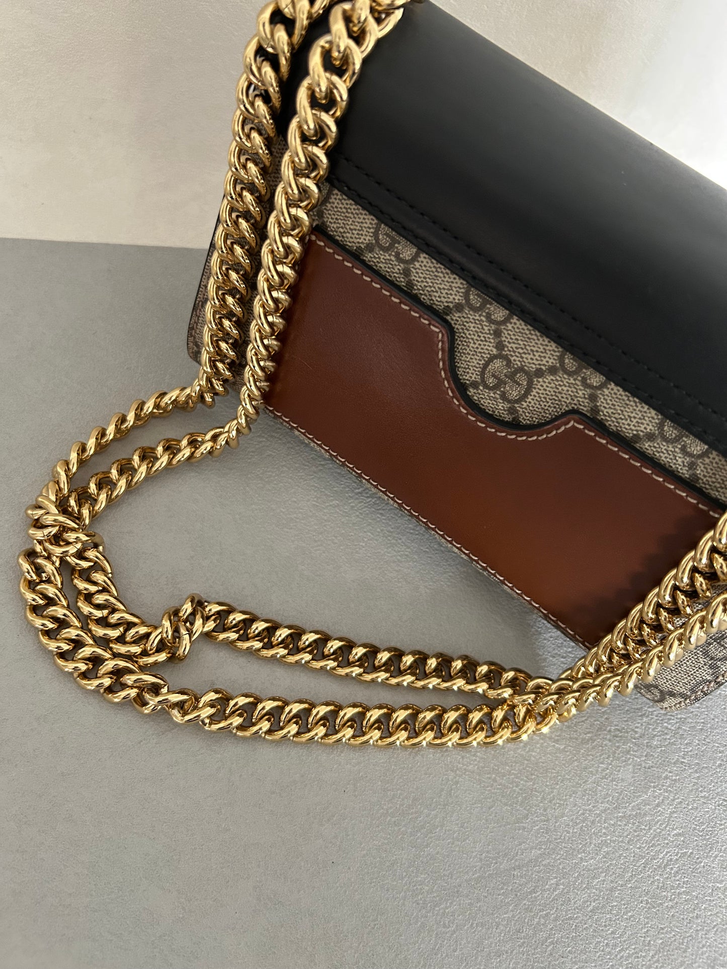 Gucci padlock GG Supreme Shoulder Bag