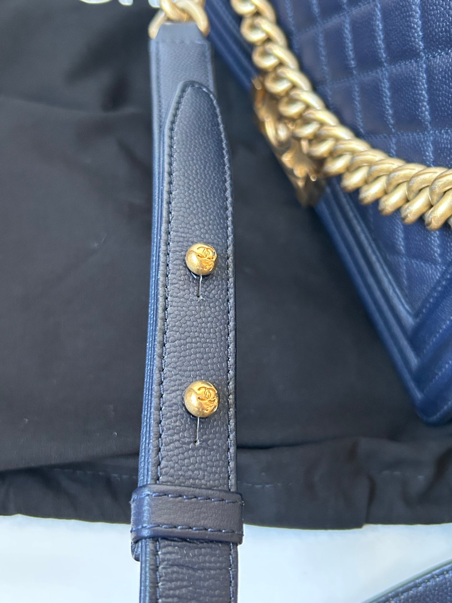 Chanel le boy blue medium in caviar leather