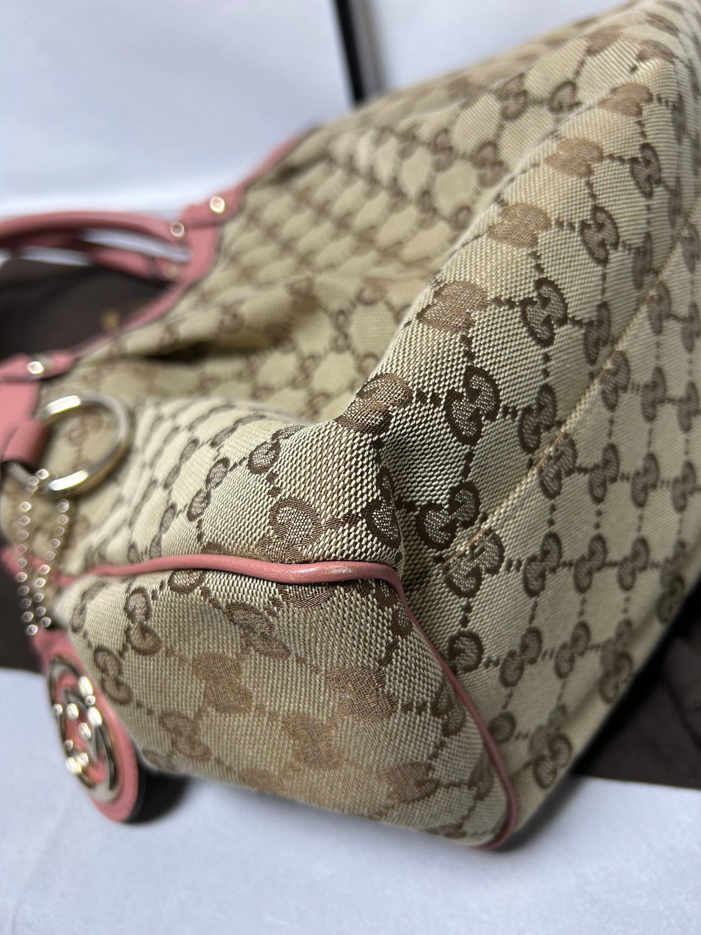 Gucci sukey tote bag in beige GG canvas with pink leather trim