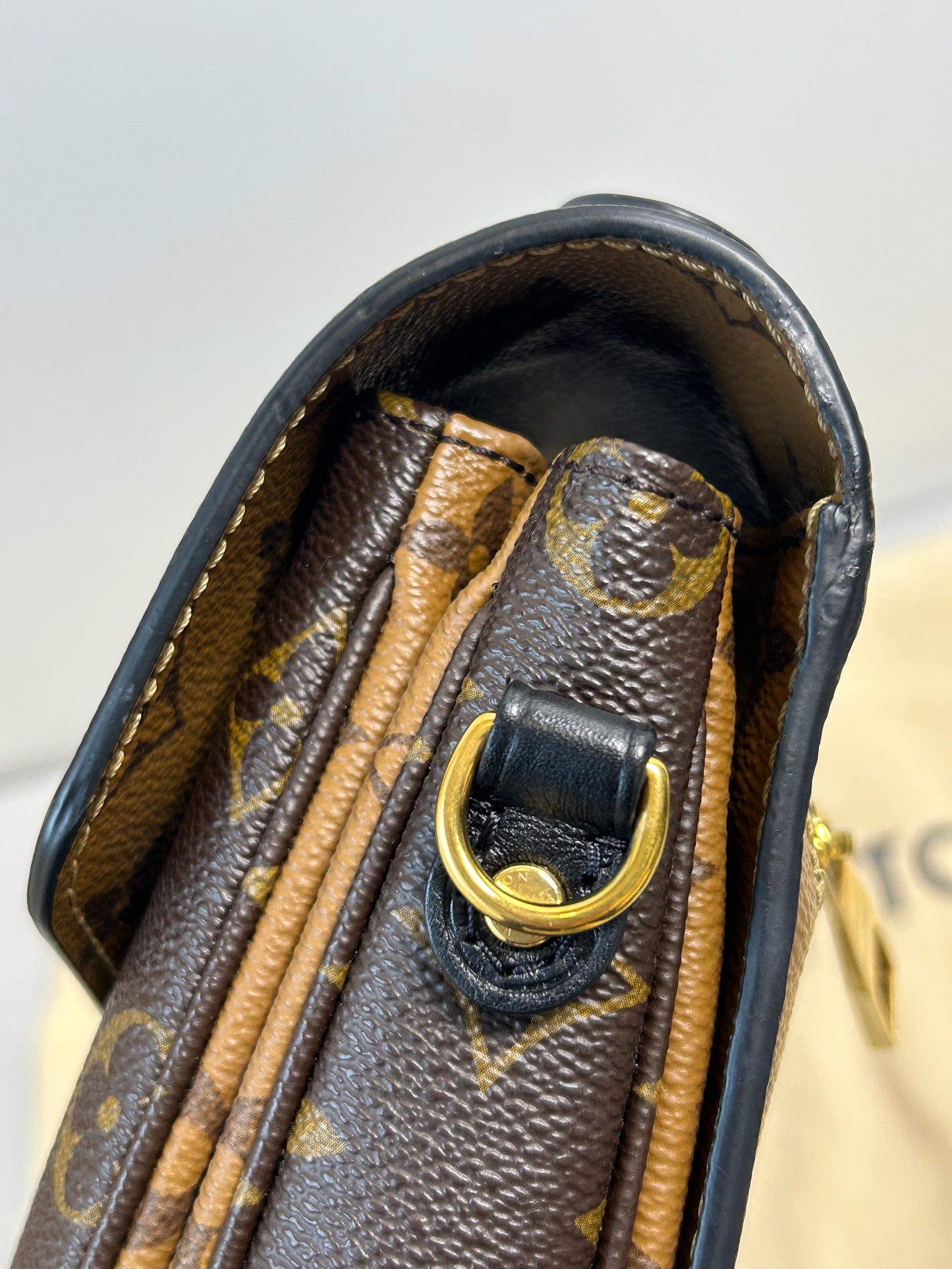 Louis Vuitton reverse monogram pochette Metis