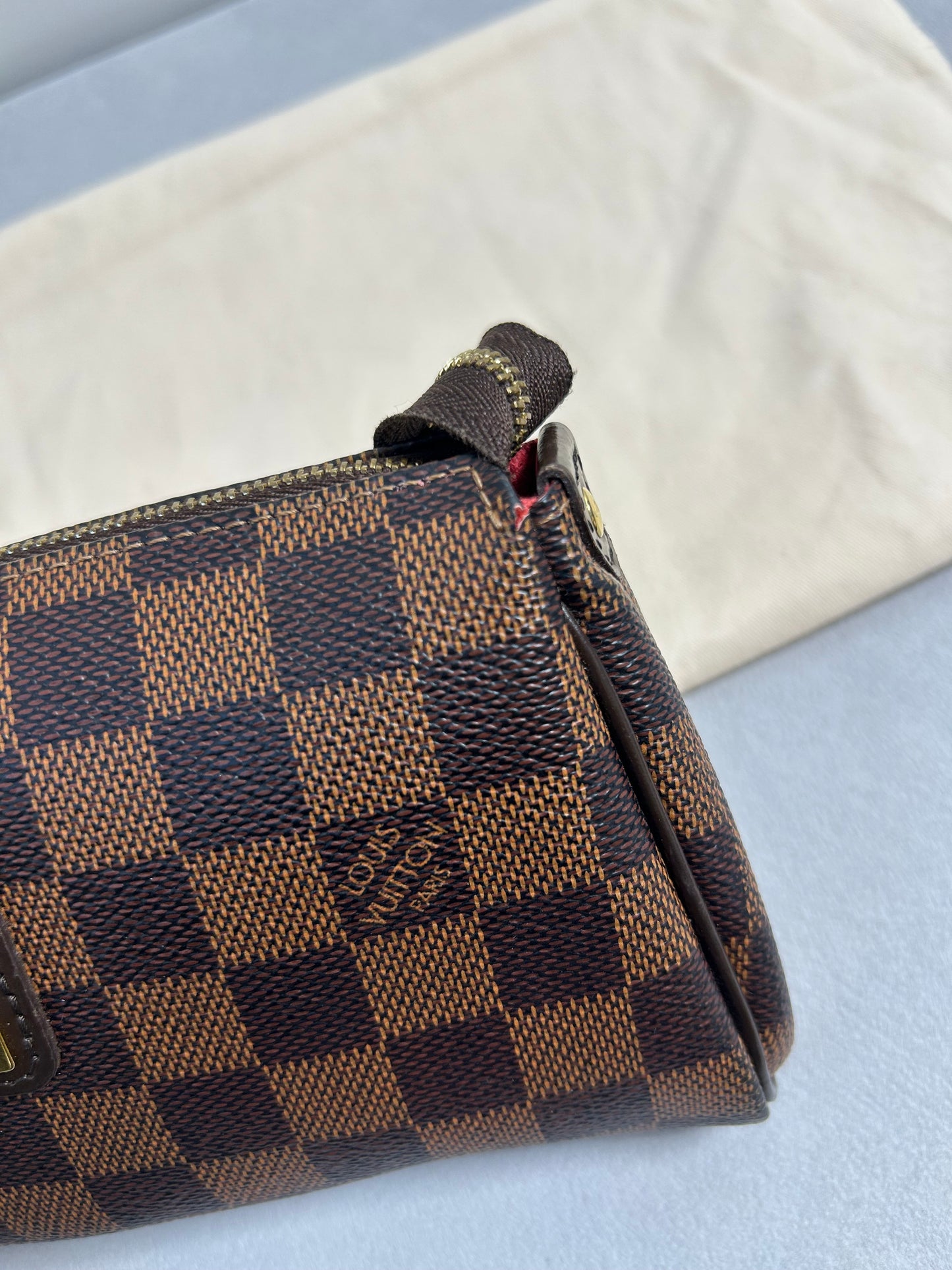 Louis Vuitton Eva clutch bag In Damier Ebene