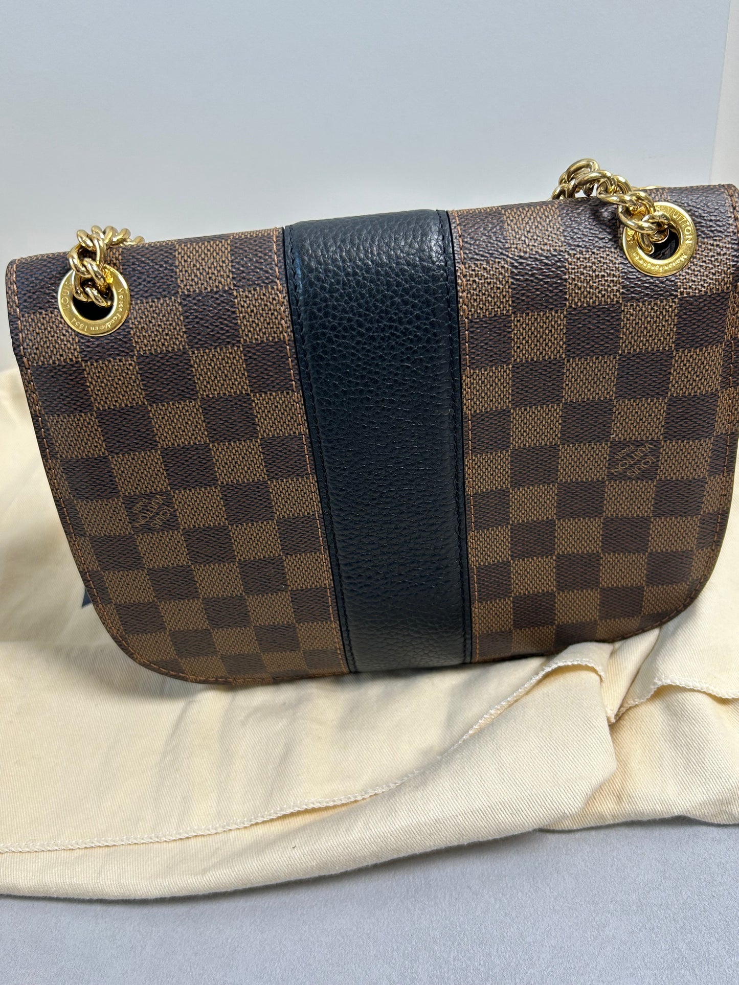 Louis Vuitton Wight shoulder bag in Damier Ebene canvas