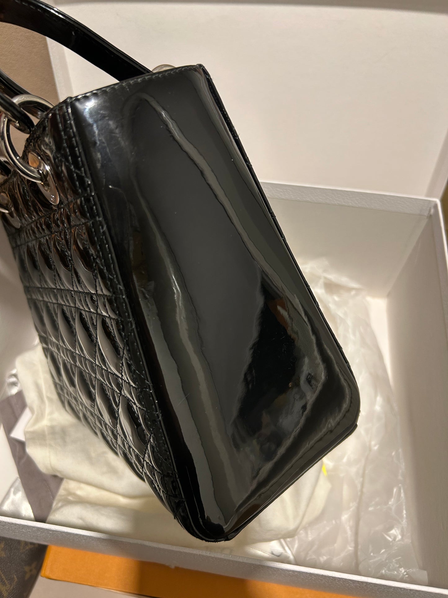 Christian Dior lady Dior medium in black patent leather