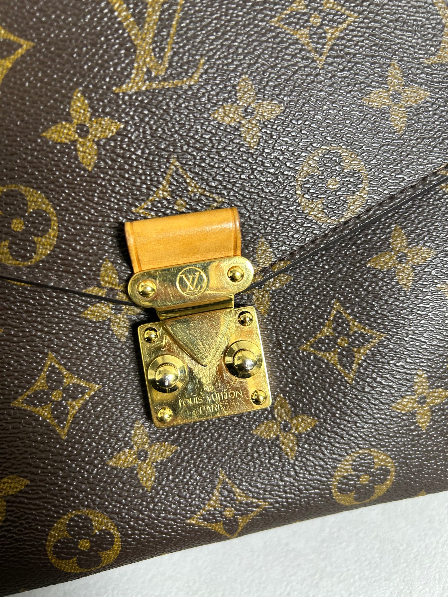 Louis Vuitton monogram pochette Metis