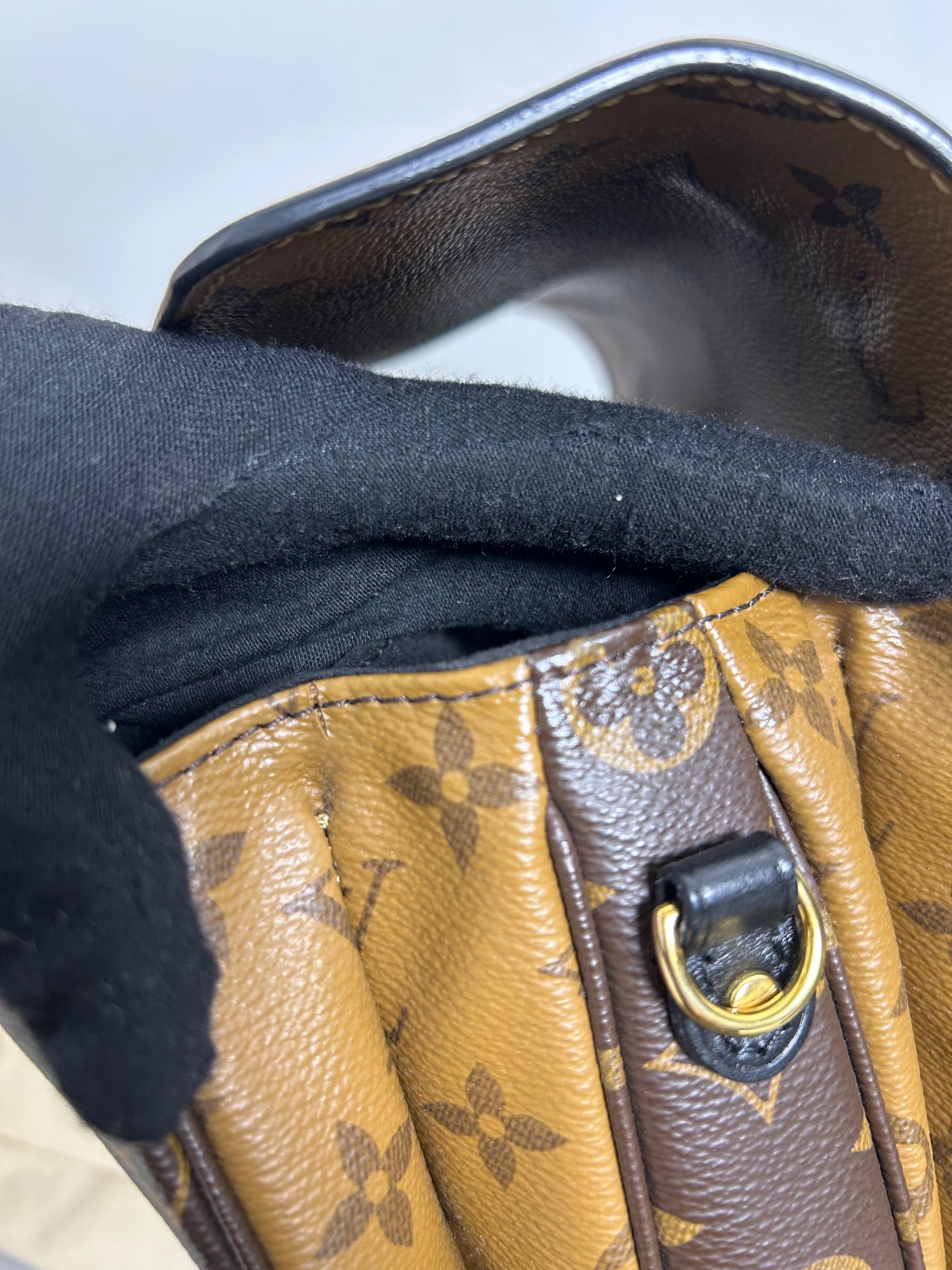 Louis Vuitton reverse pochette Metis