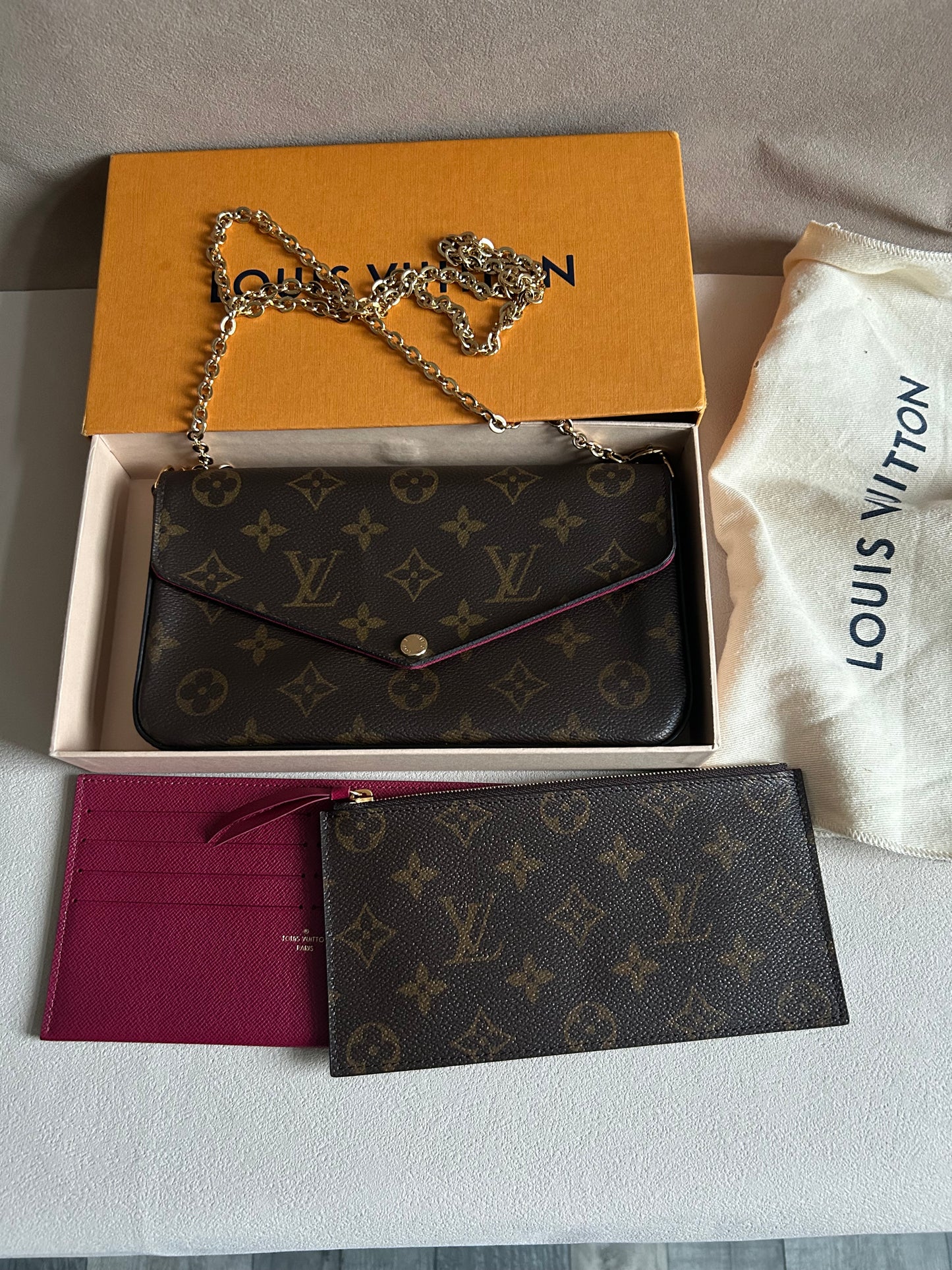 Louis Vuitton felicie pochette in monogram