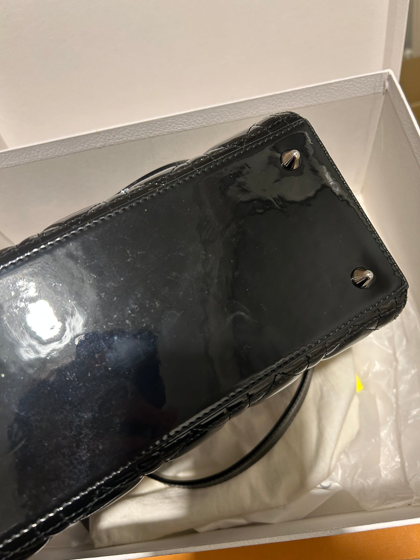 Christian Dior lady Dior medium in black patent leather