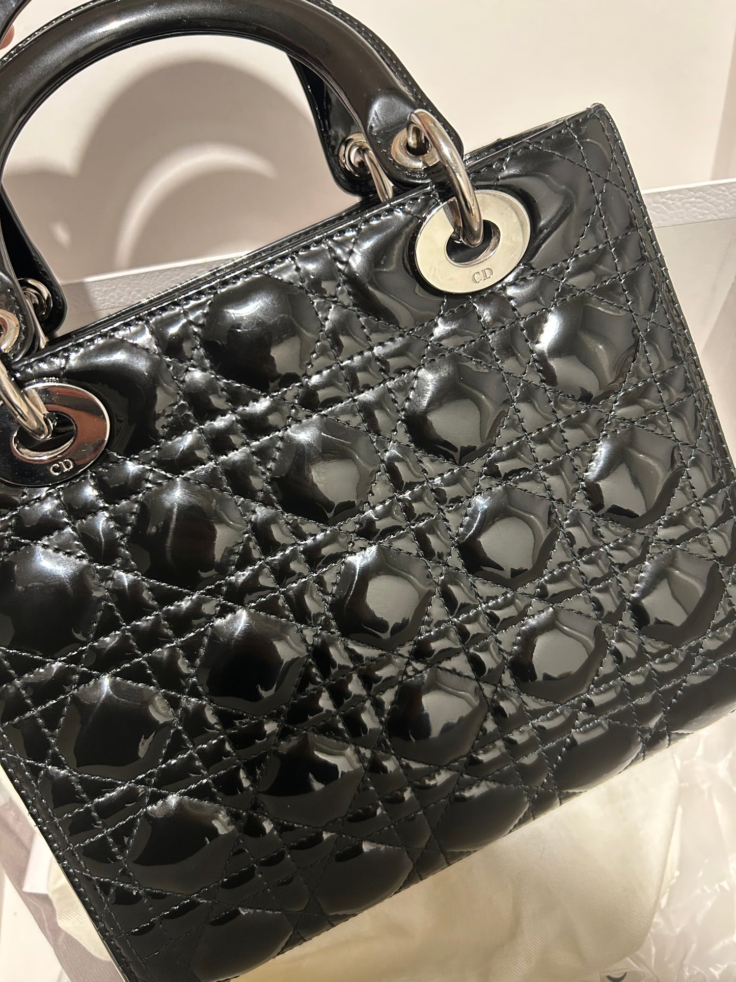 Christian Dior lady Dior medium in black patent leather