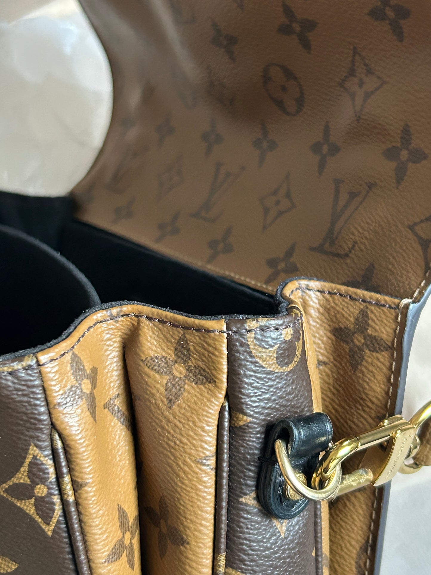 Louis Vuitton reverse pochette Metis