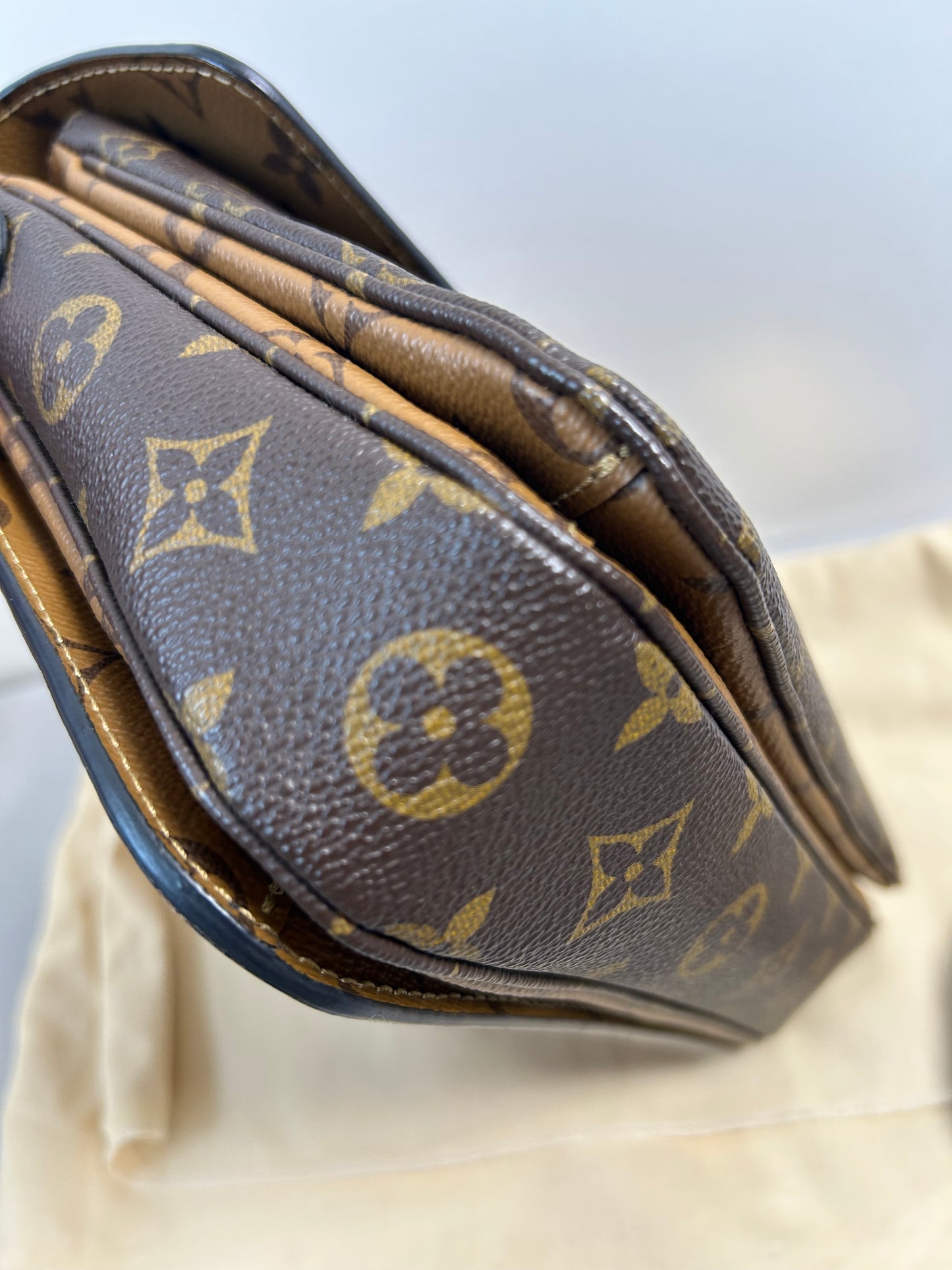 Louis Vuitton reverse monogram pochette Metis