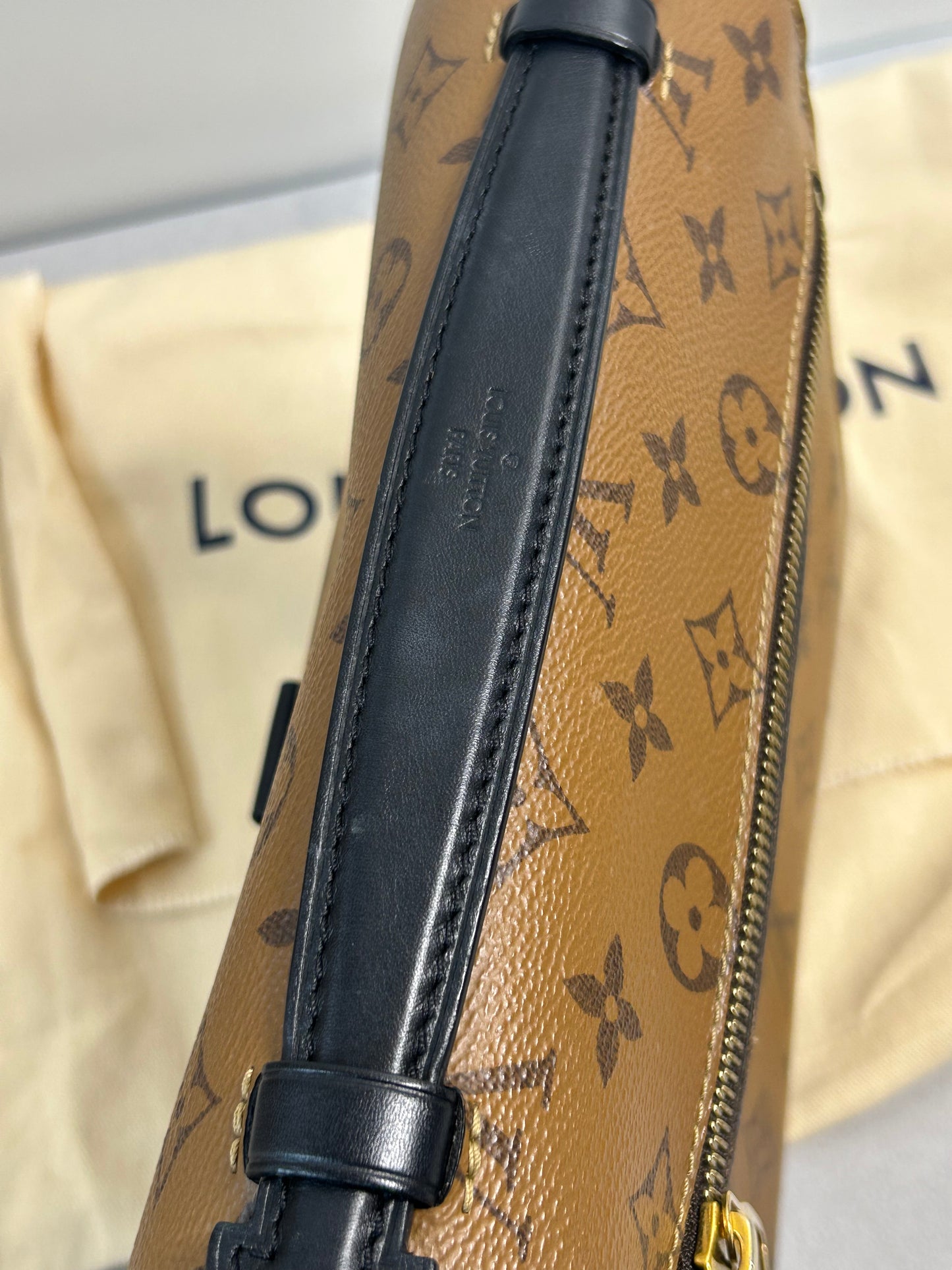 Louis Vuitton reverse monogram pochette Metis