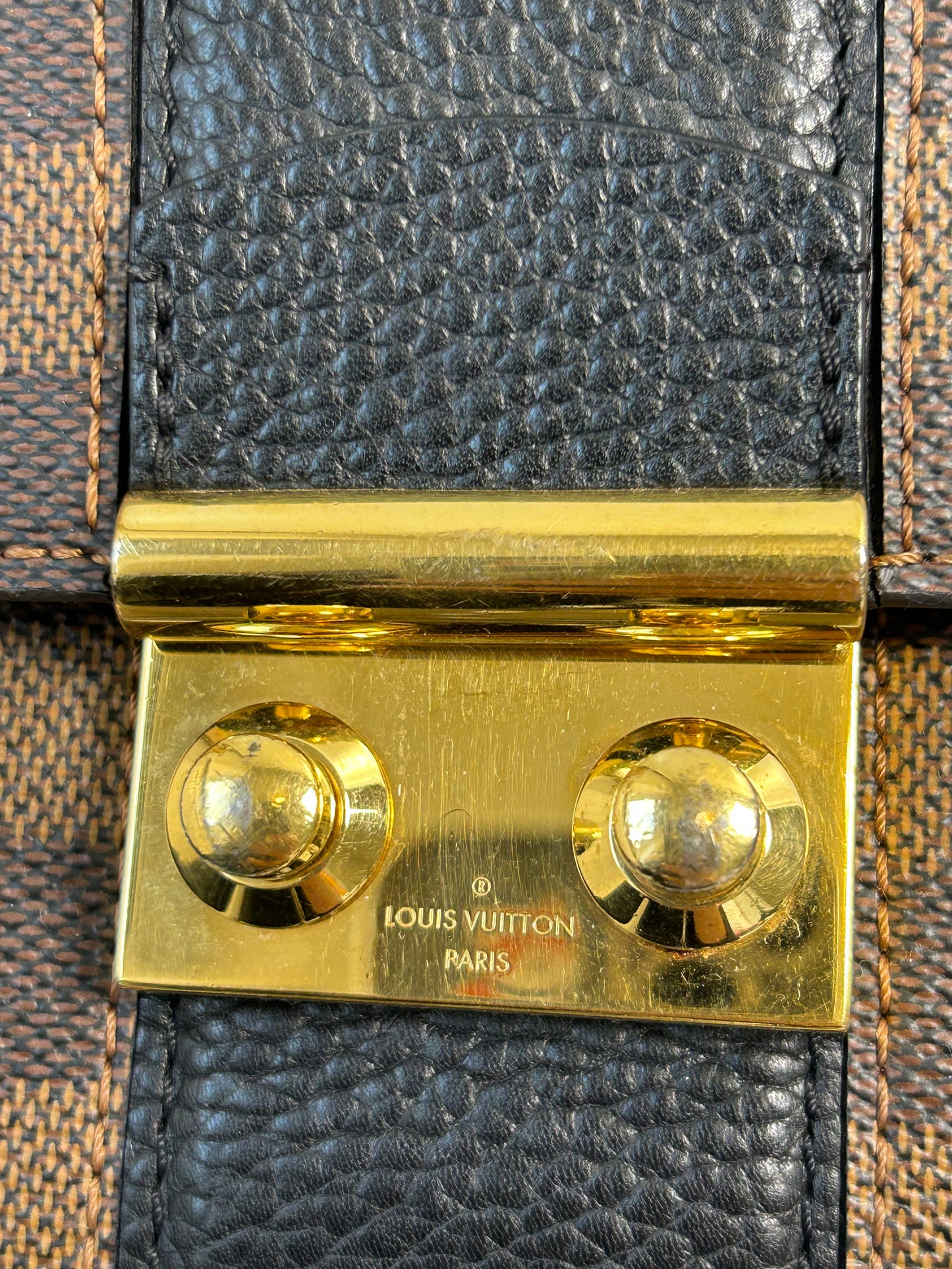 Louis Vuitton Wight shoulder bag in Damier Ebene canvas