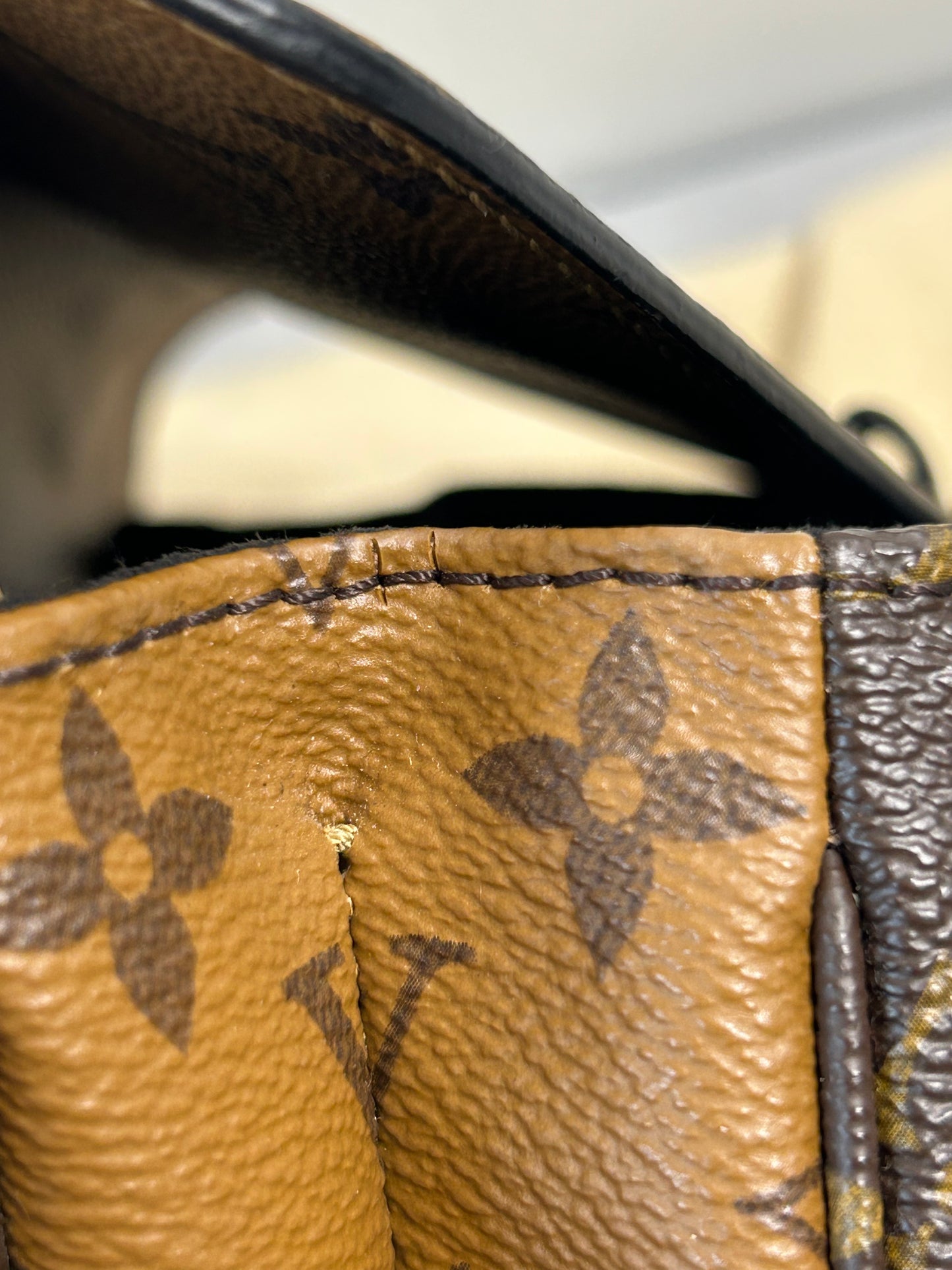 Louis Vuitton reverse monogram pochette Metis