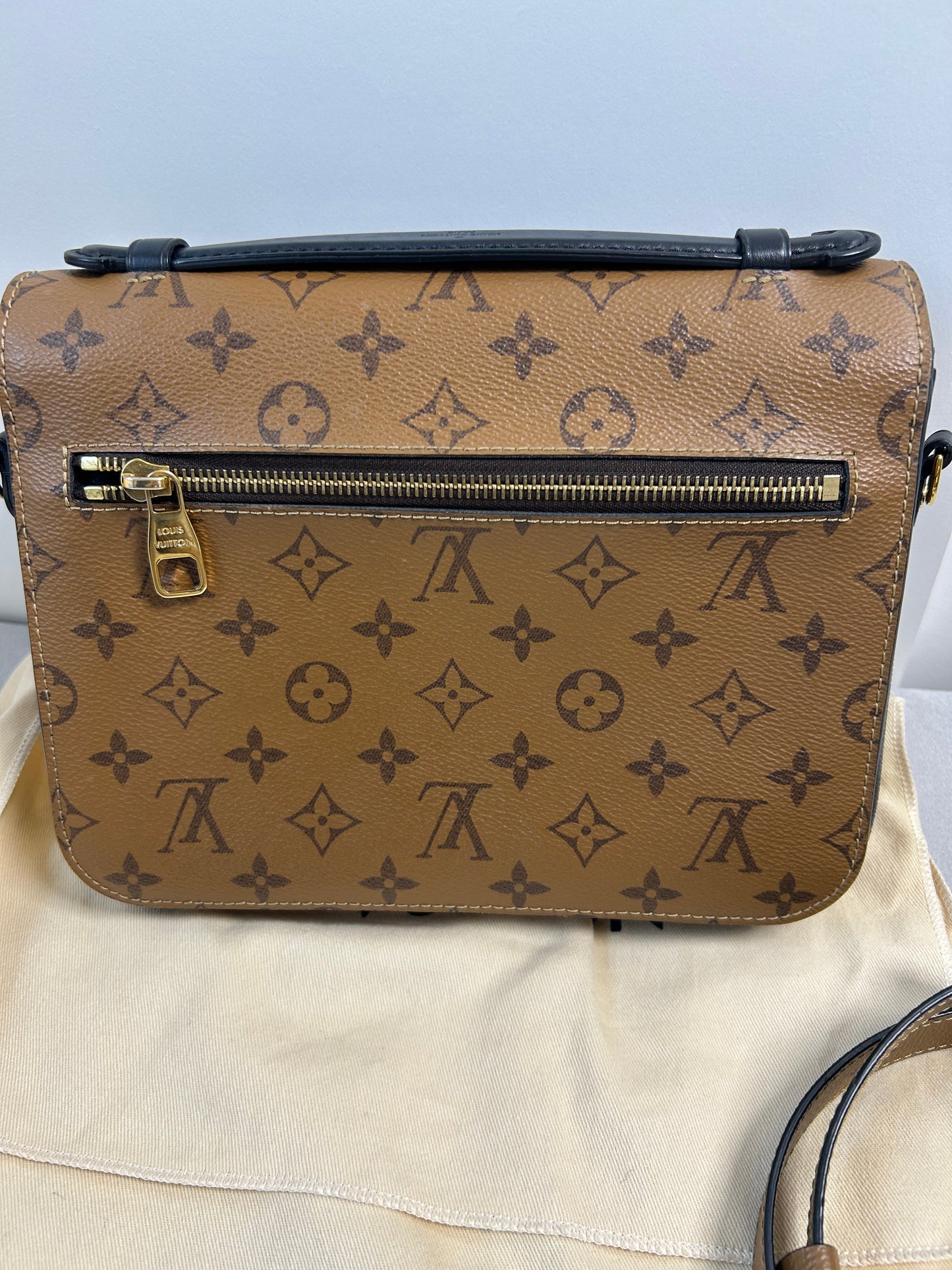 Louis Vuitton reverse monogram pochette Metis