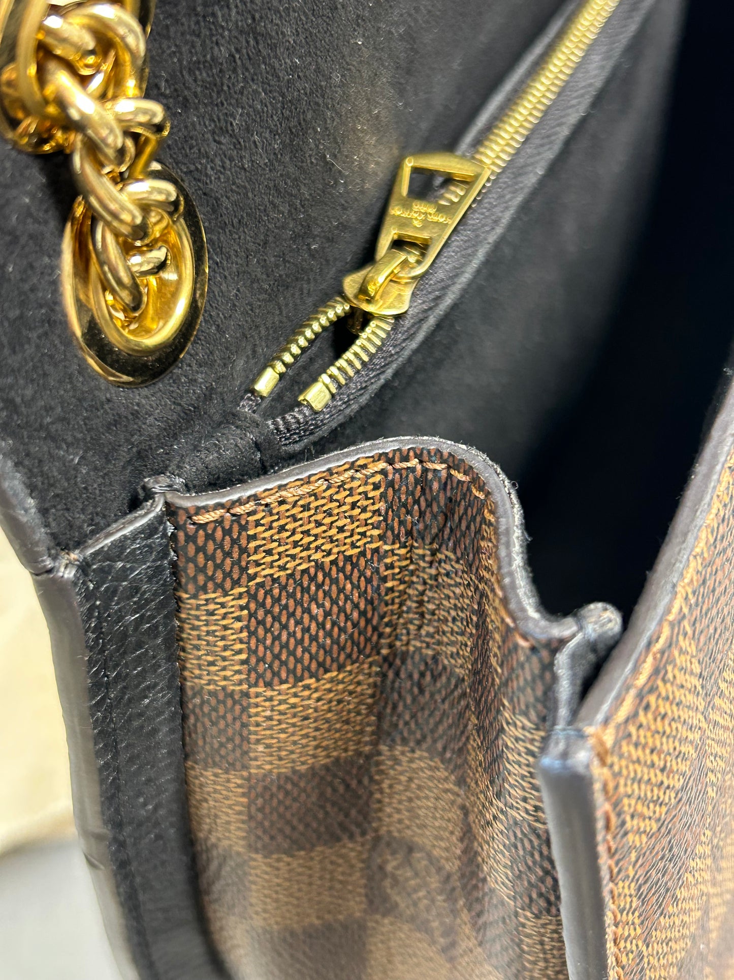 Louis Vuitton Wight shoulder bag in Damier Ebene canvas