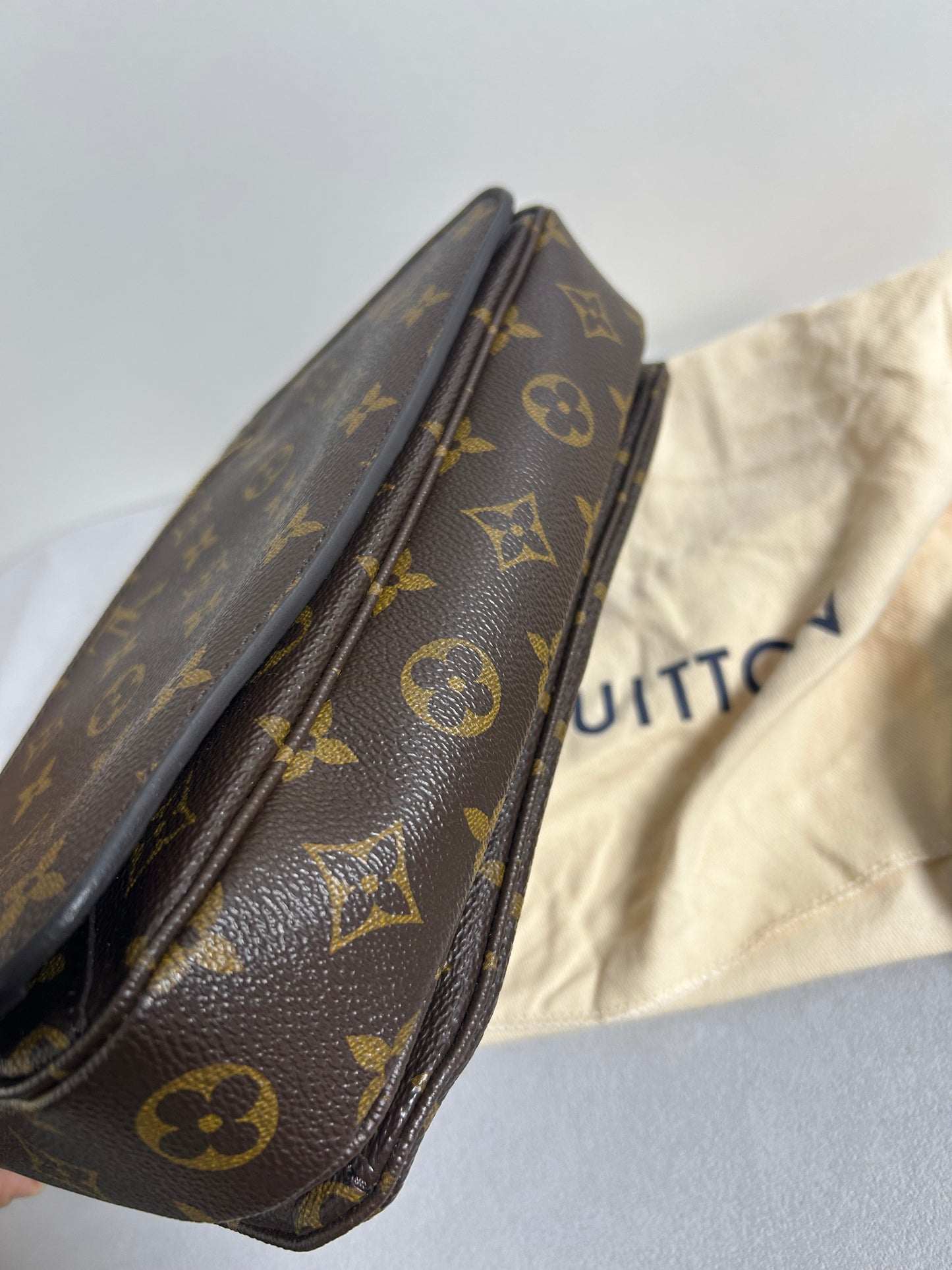 Louis Vuitton monogram pochette Metis