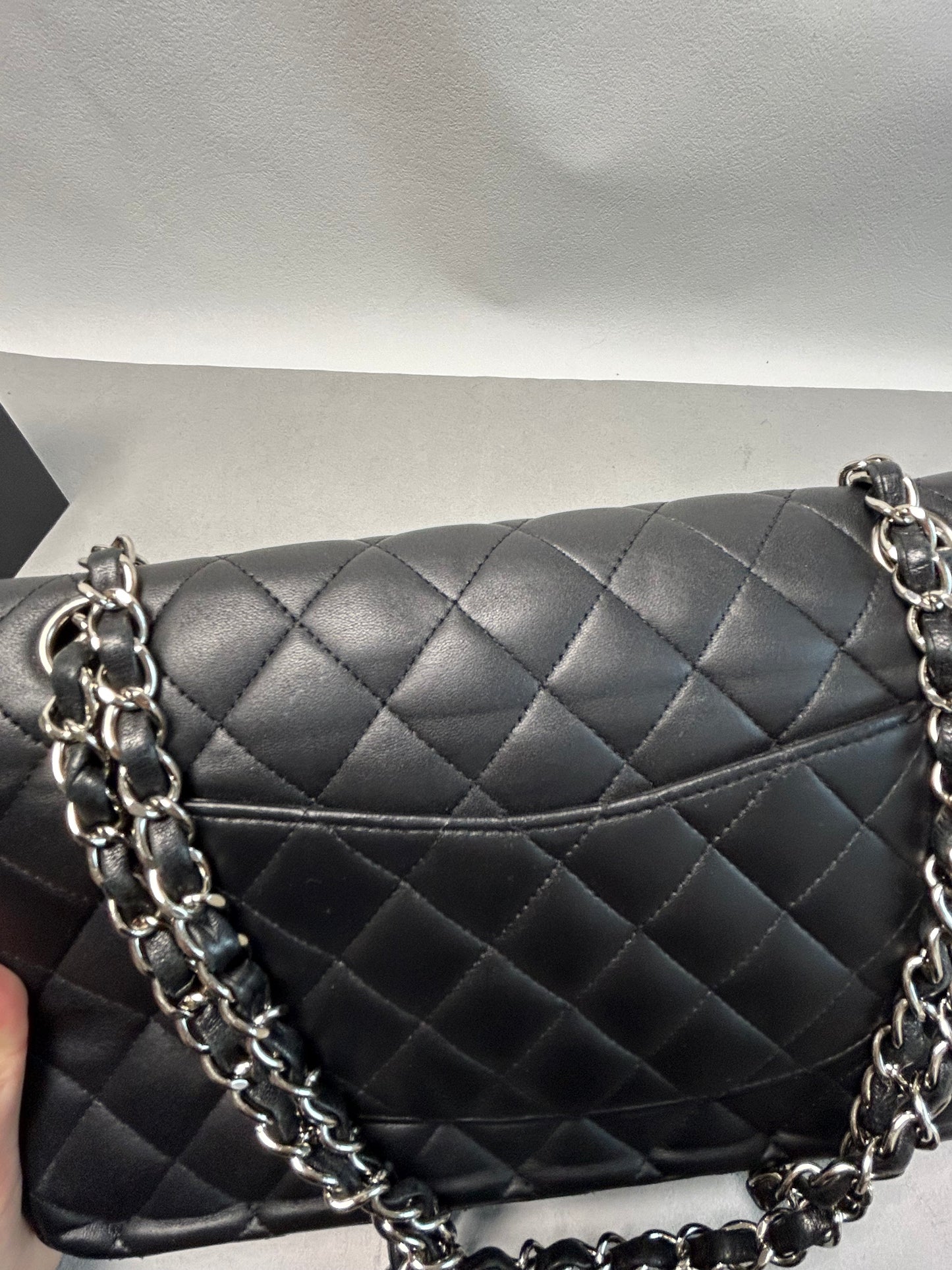 Chanel classic flap shoulder bag medium