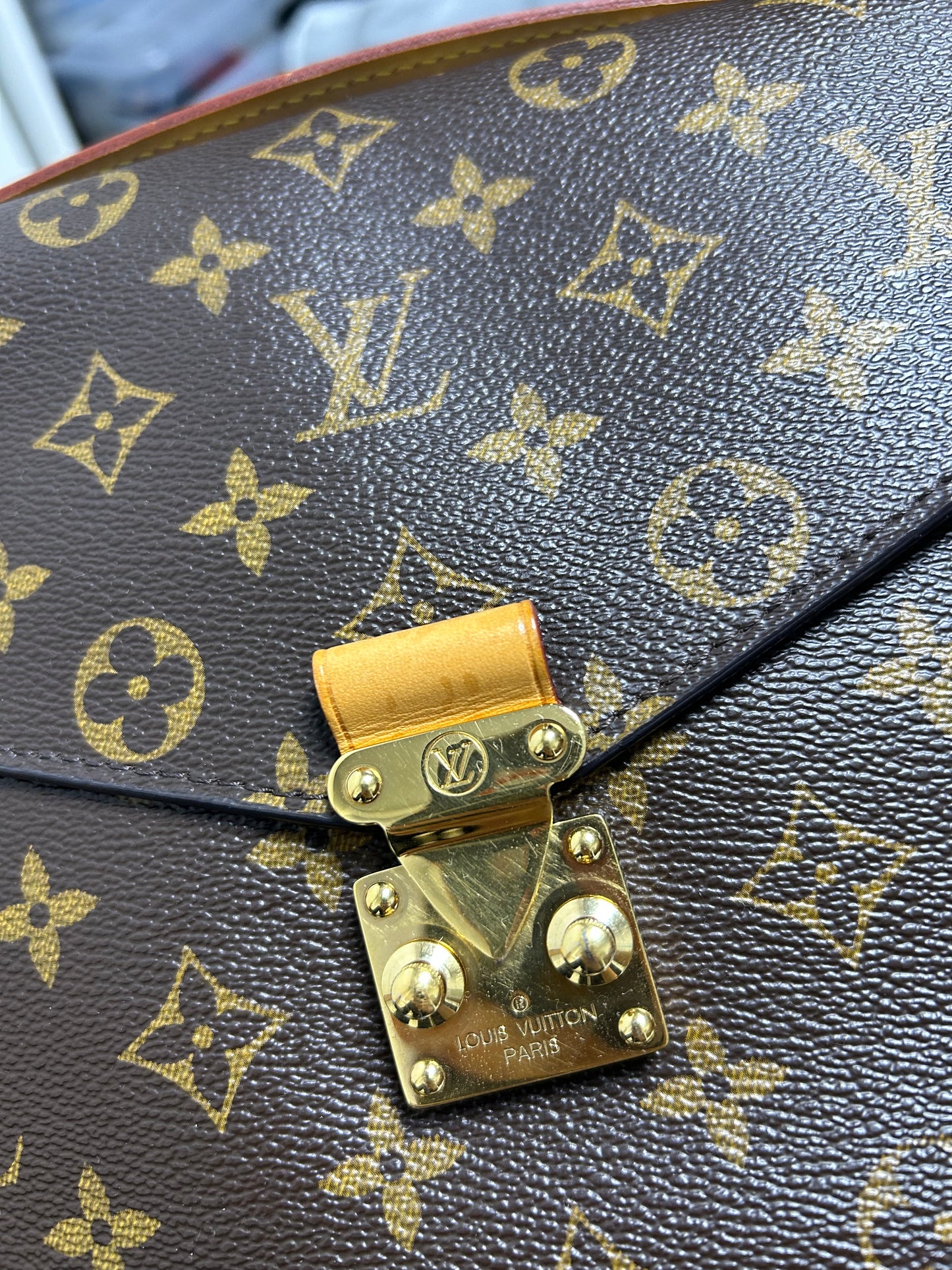 Louis Vuitton pochette Metis in monogram