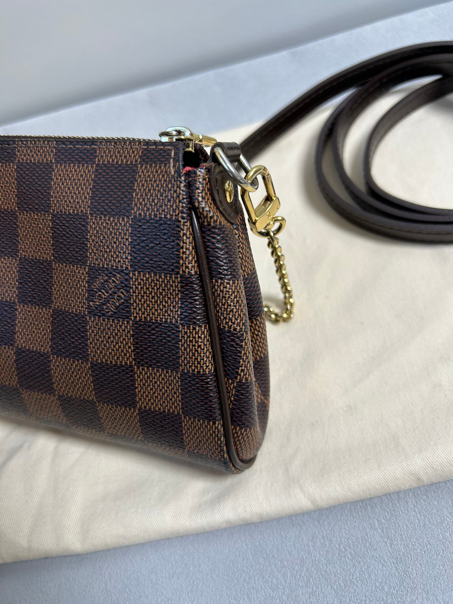 Louis Vuitton Eva clutch bag In Damier Ebene