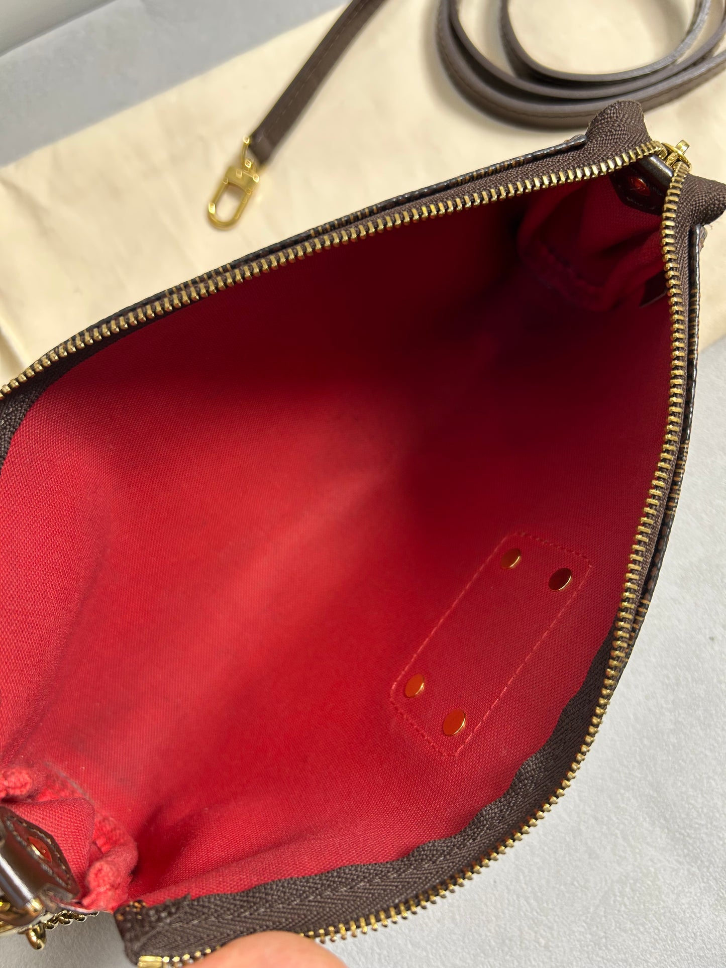 Louis Vuitton Eva clutch bag In Damier Ebene