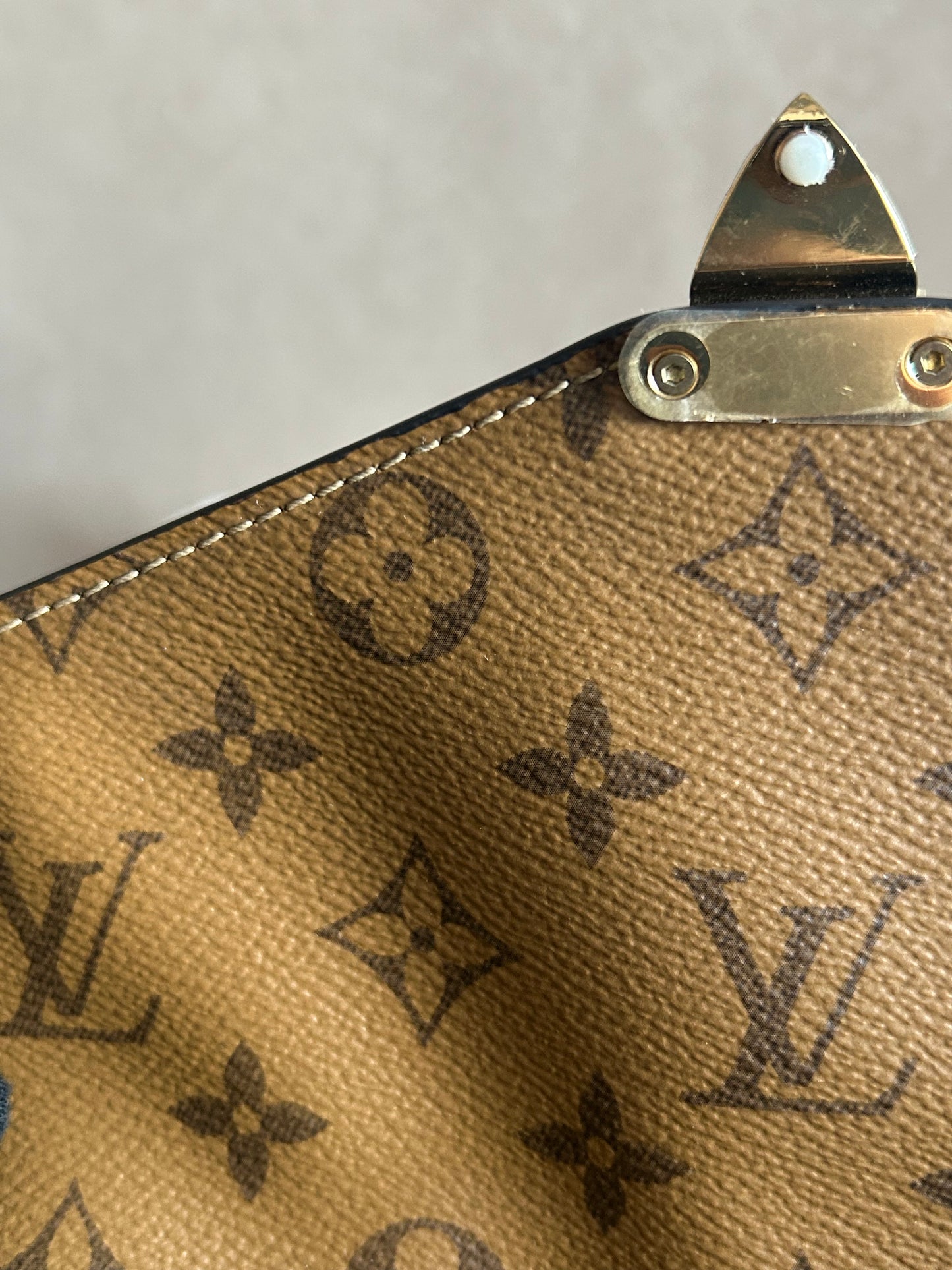 Louis Vuitton reverse pochette Metis