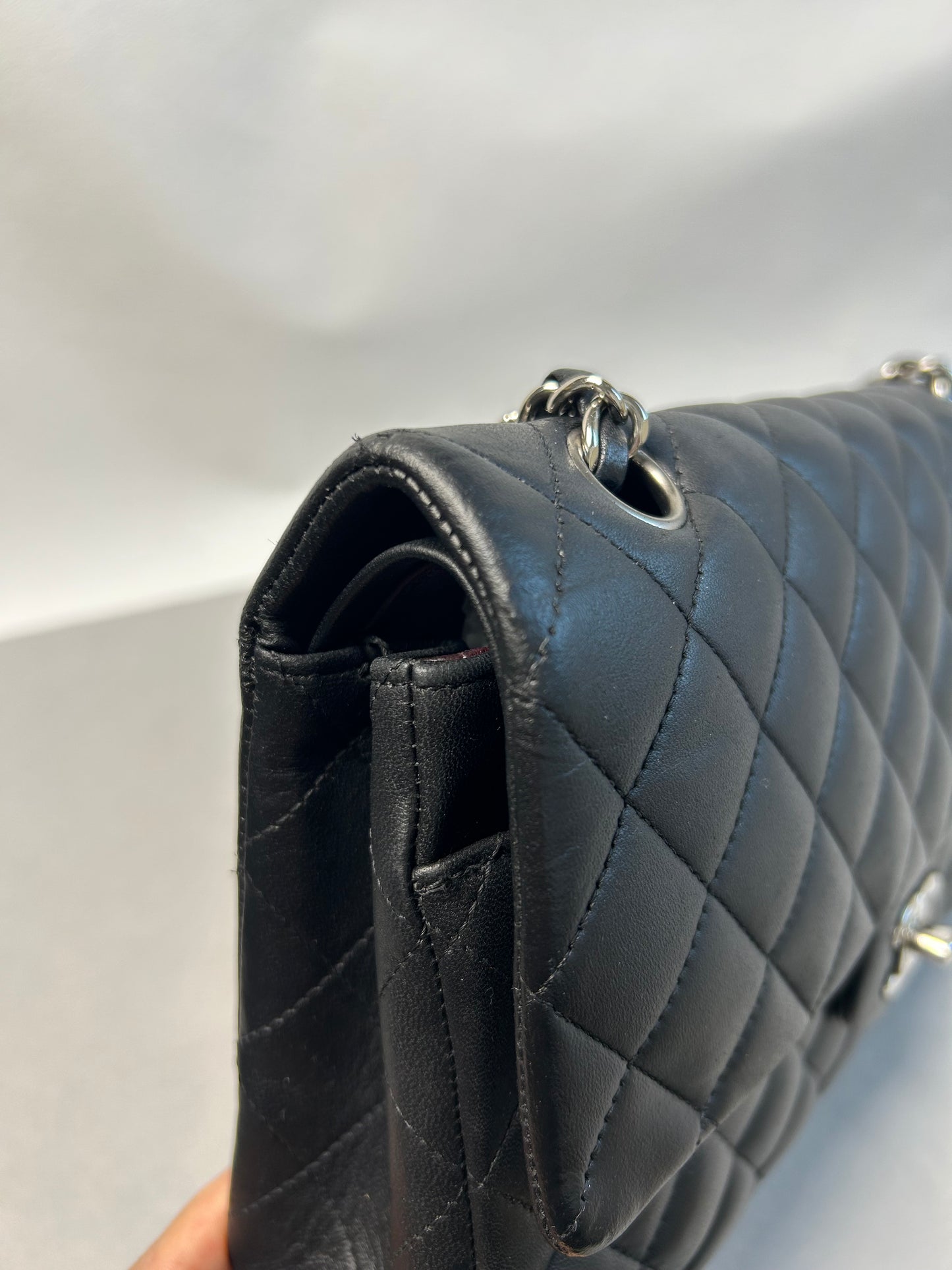 Chanel classic flap shoulder bag medium