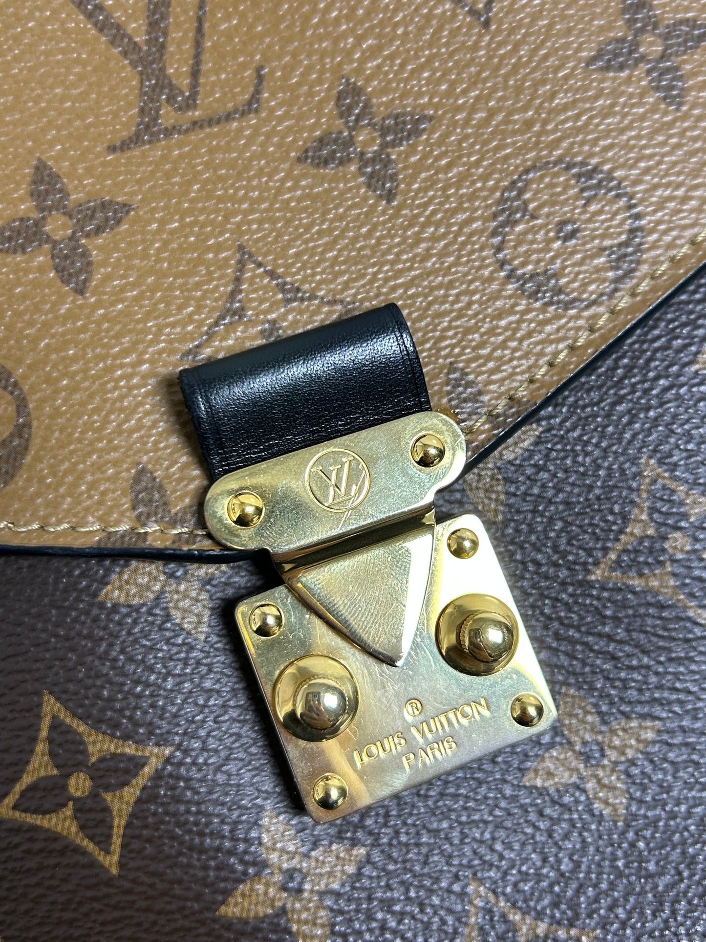 Louis Vuitton reverse pochette Metis