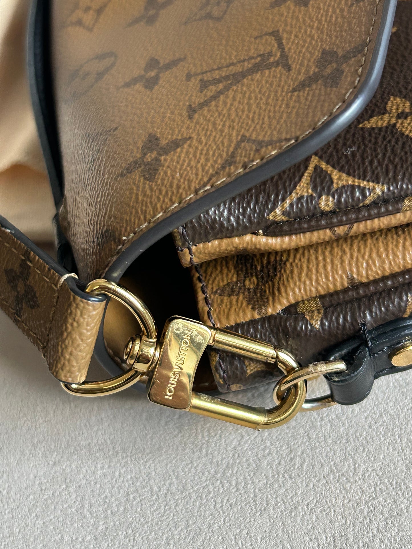 Louis Vuitton reverse pochette Metis