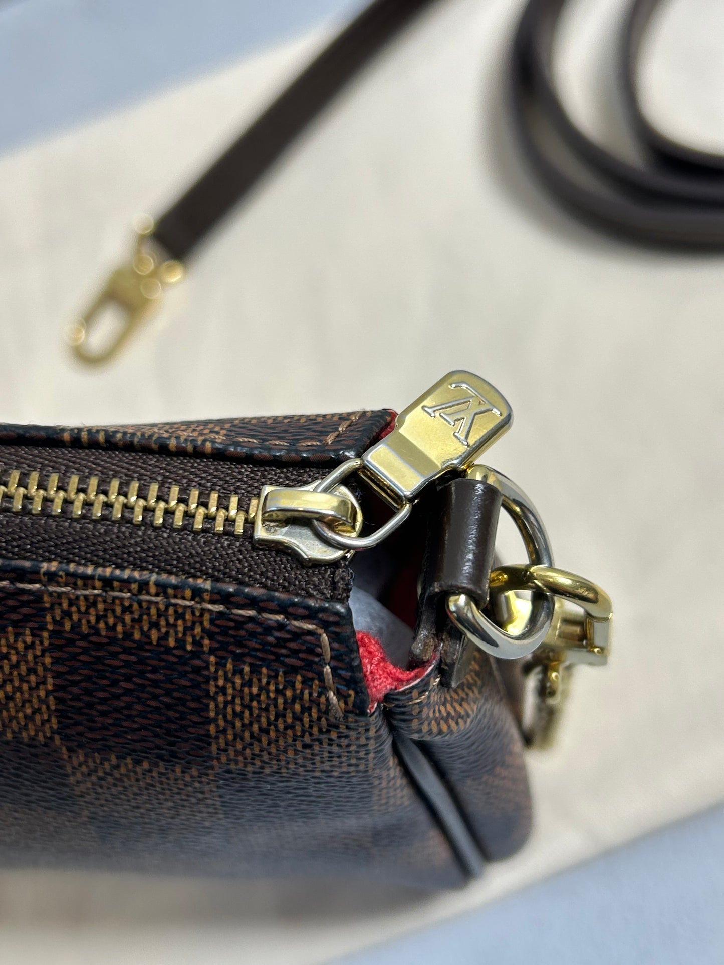 Louis Vuitton Eva clutch bag In Damier Ebene