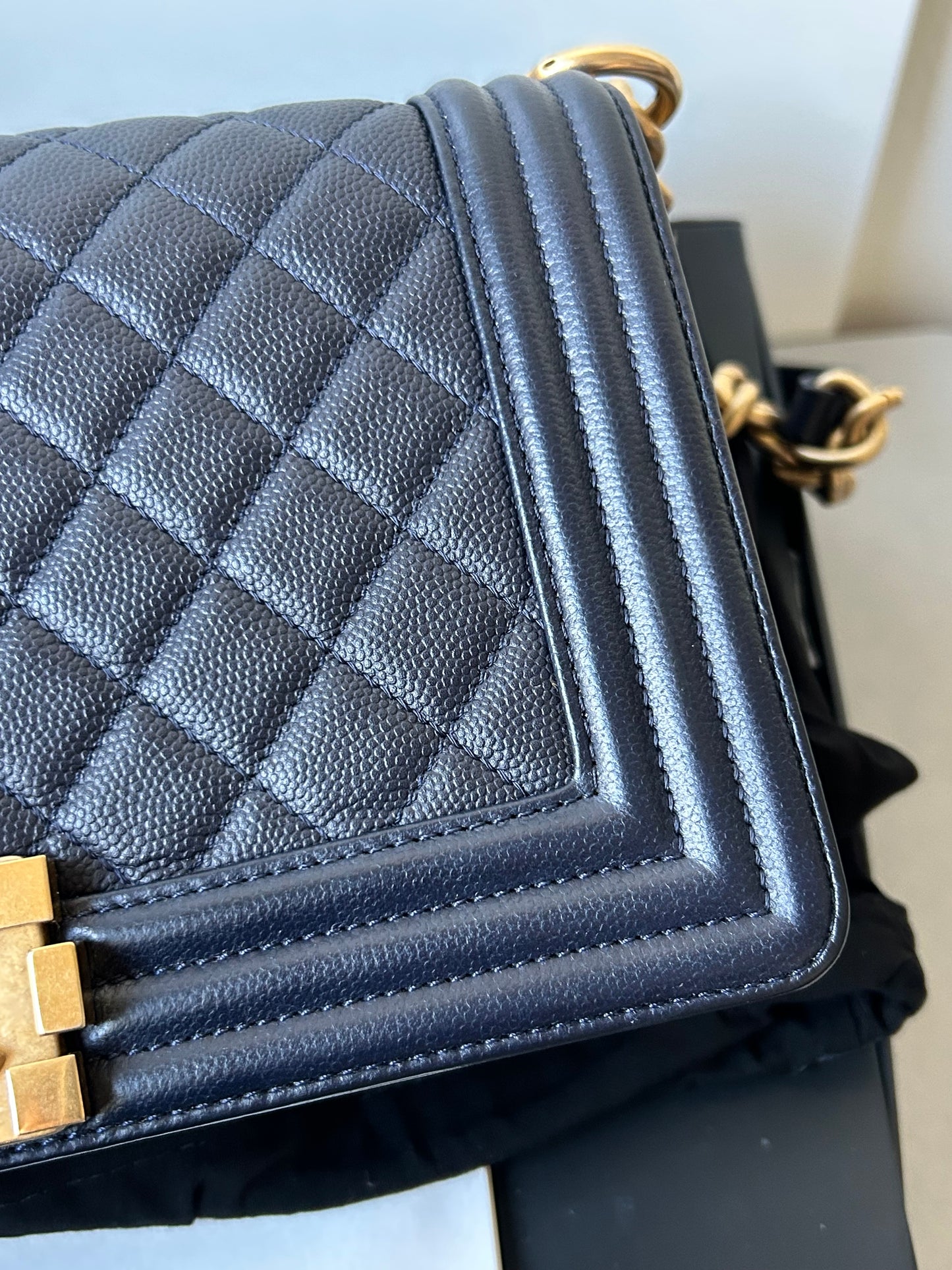 Chanel le boy blue medium in caviar leather