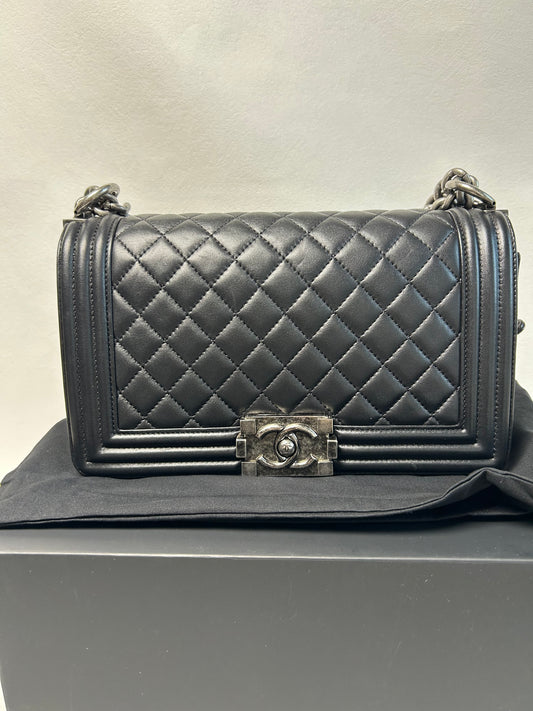 Chanel le boy medium bag