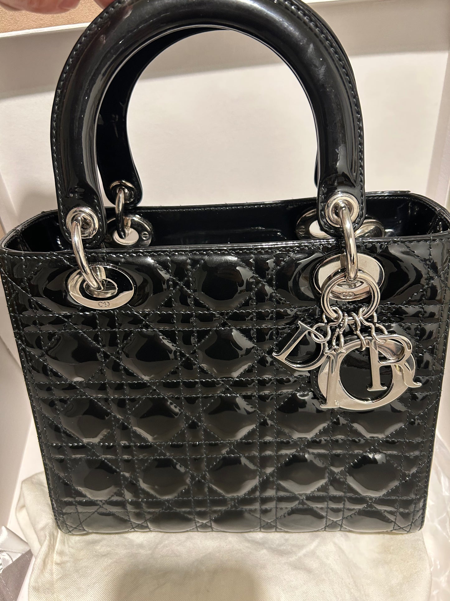 Christian Dior lady Dior medium in black patent leather