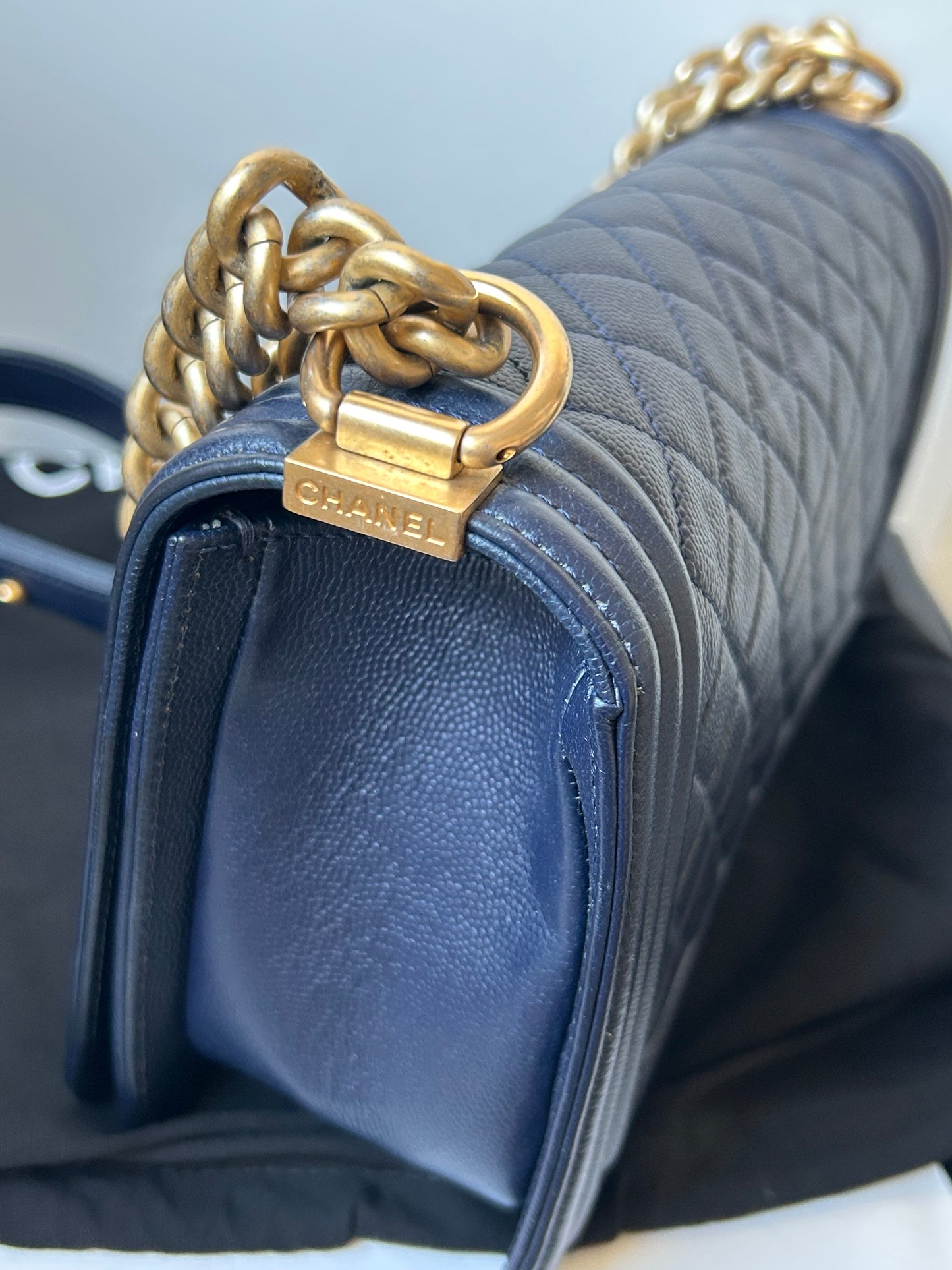 Chanel le boy blue medium in caviar leather
