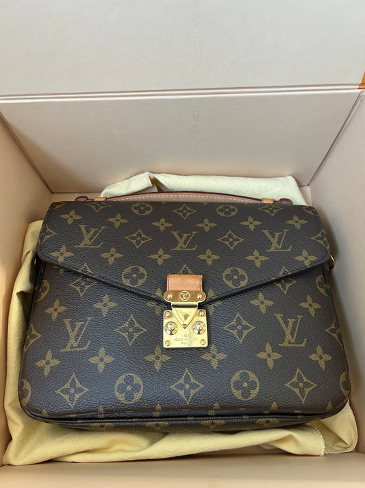 Louis Vuitton Pochette Metis Monogram