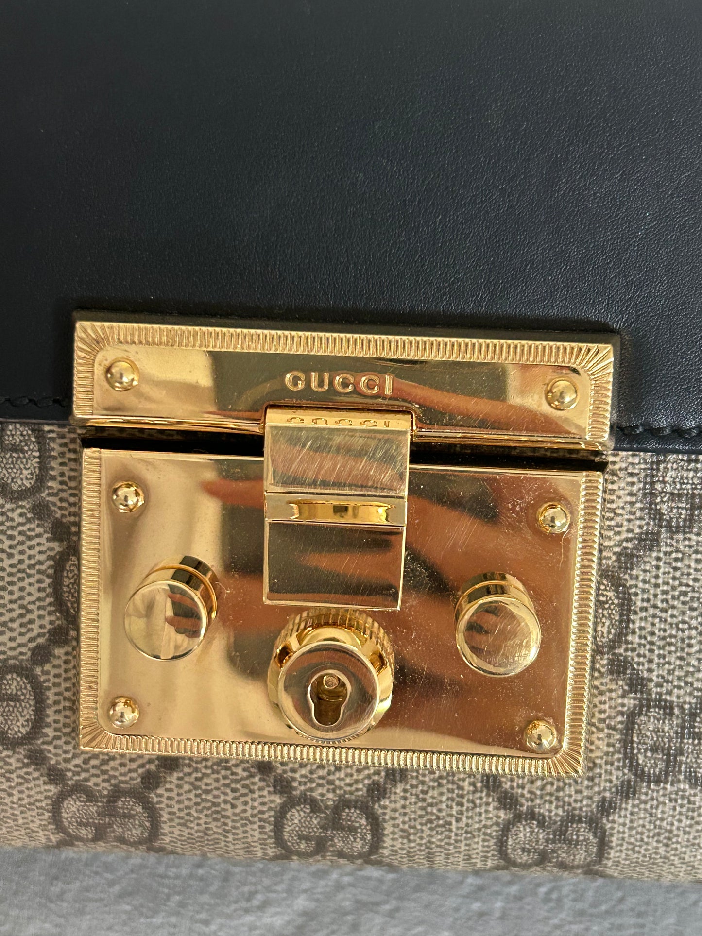 Gucci padlock GG Supreme Shoulder Bag