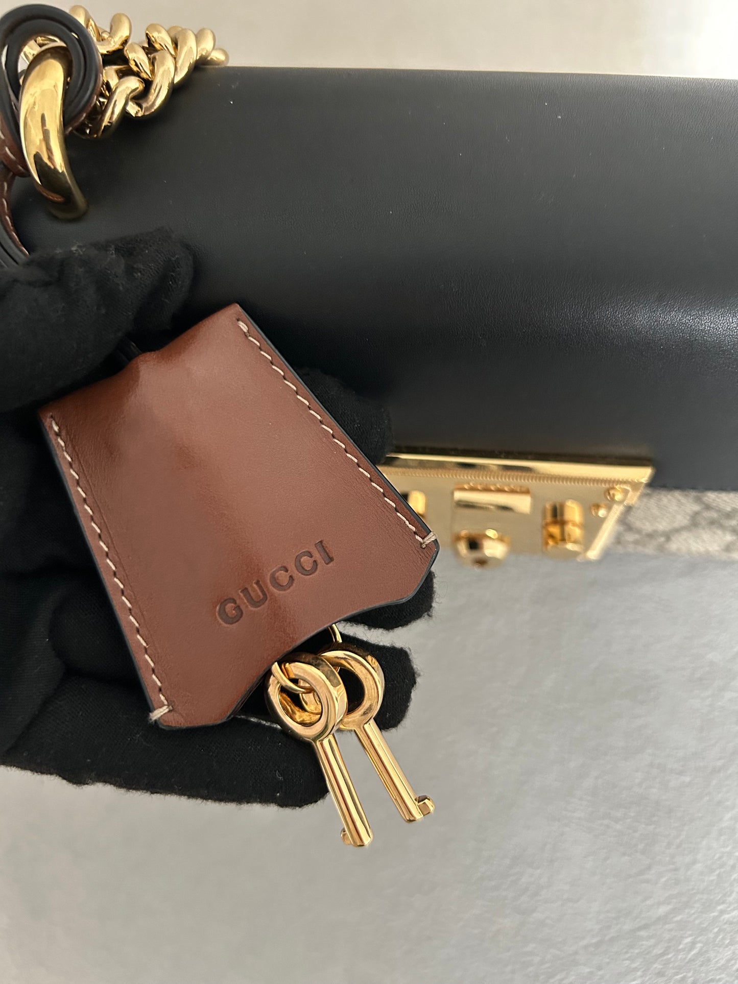 Gucci padlock GG Supreme Shoulder Bag