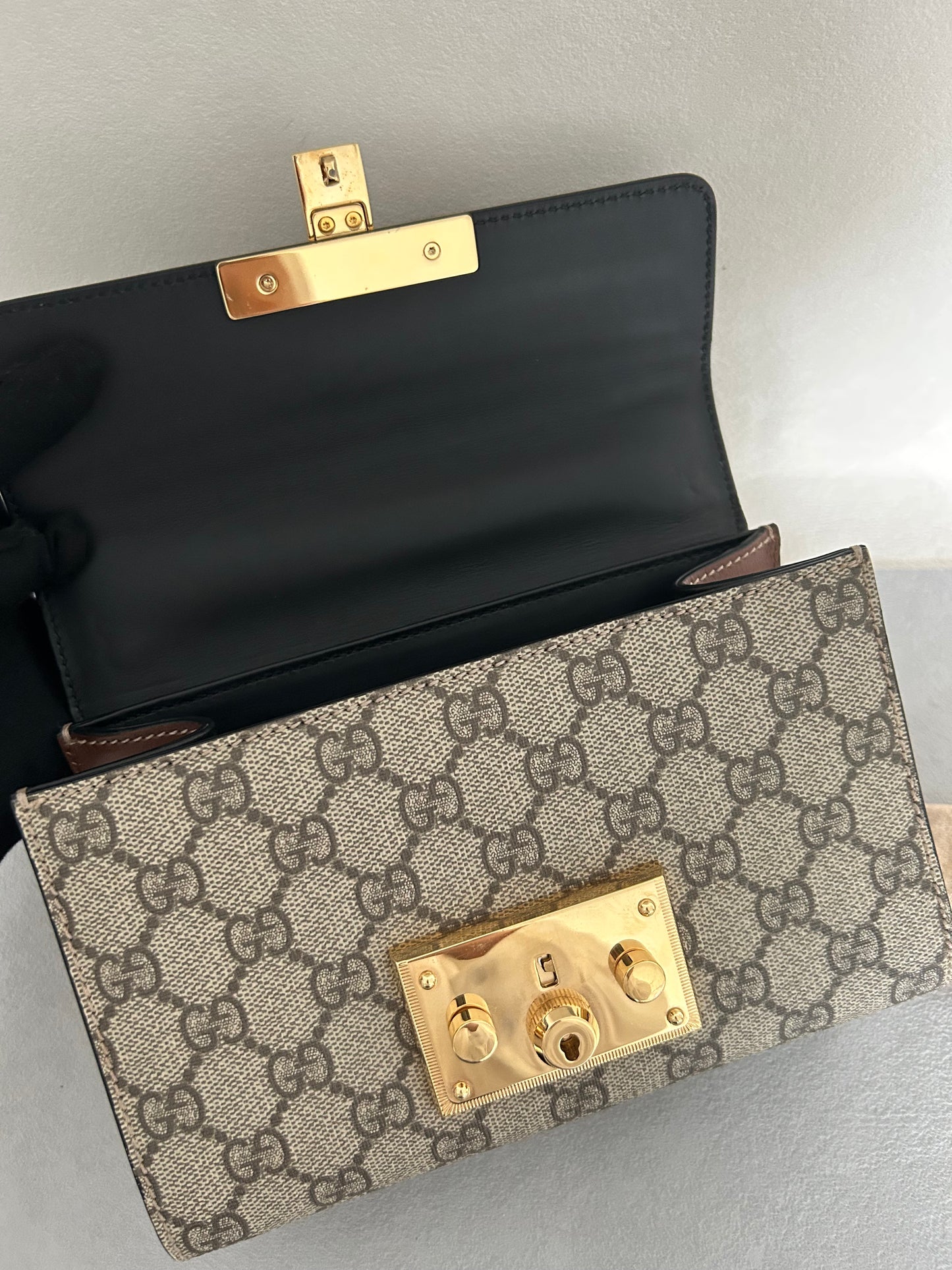 Gucci padlock GG Supreme Shoulder Bag