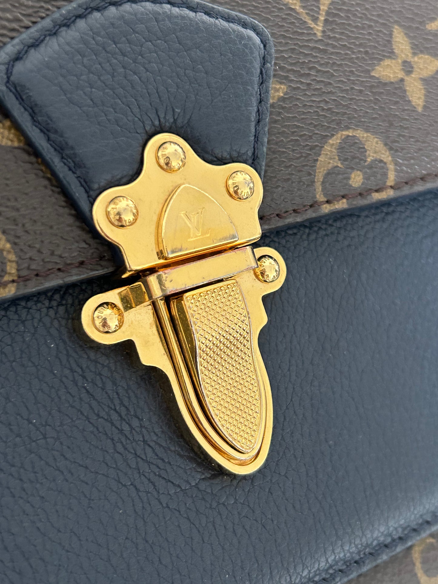 Louis Vuitton victoire monogram and navy blue shoulder bag